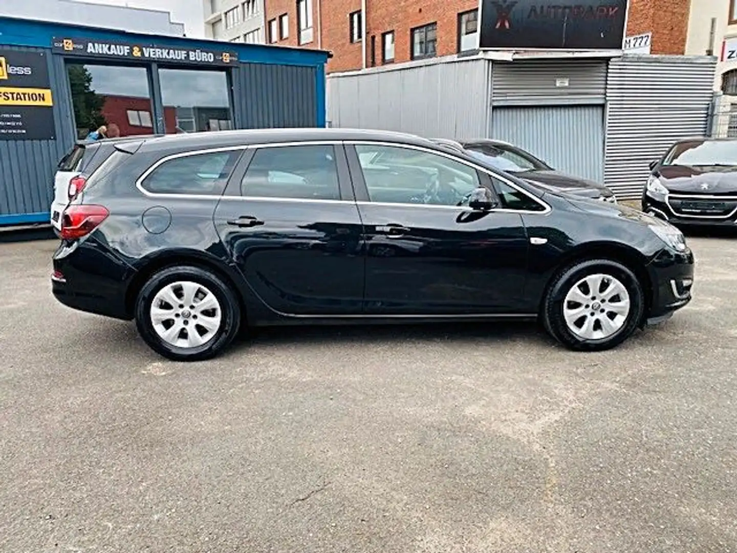 Opel Astra Sports Tourer 1.6 CDTI eco Exklusiv Schwarz - 2
