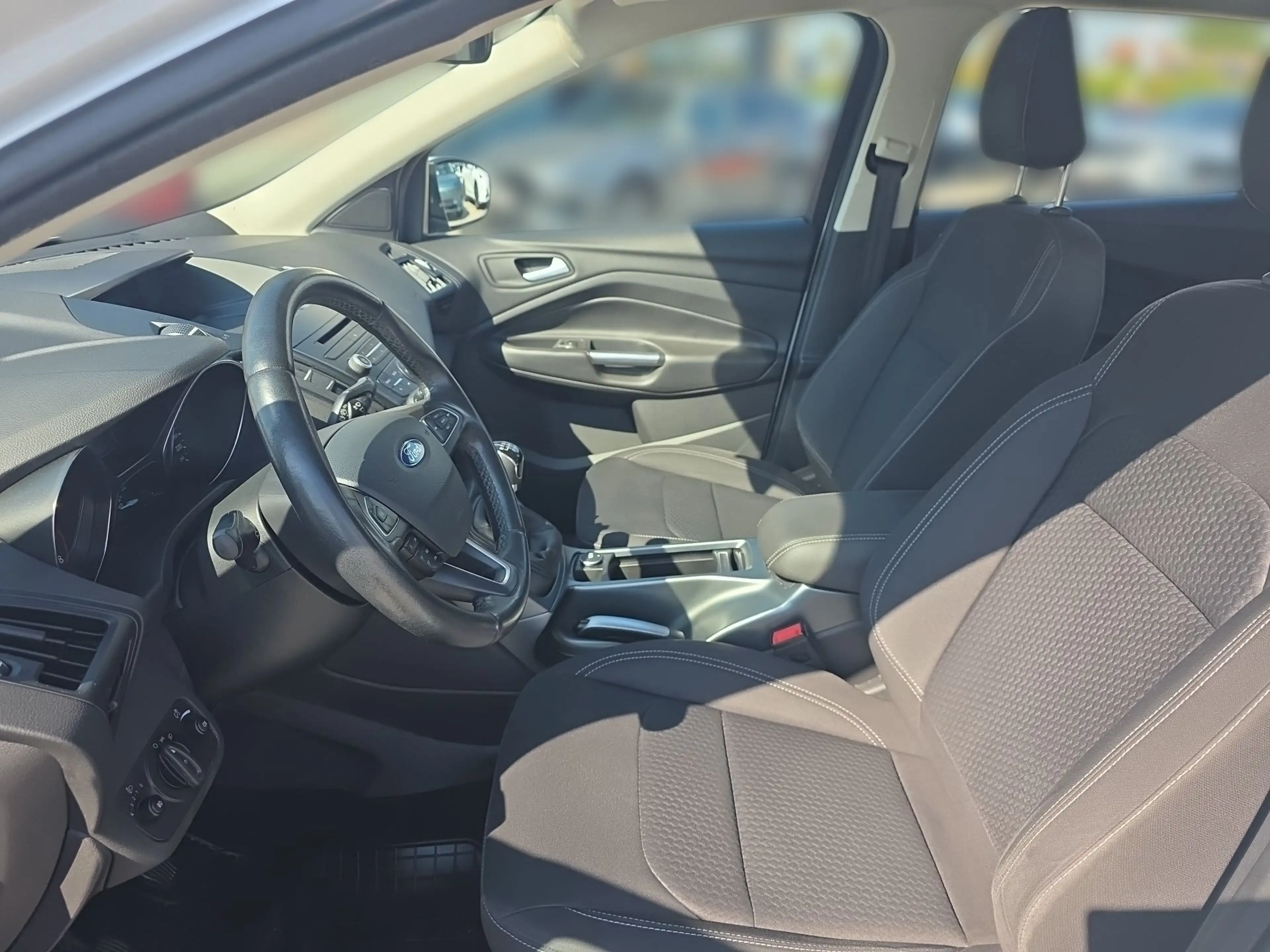 Ford Kuga Kuga 1,5 EcoBoost Trend AHK+TEMPOMAT — photo 13