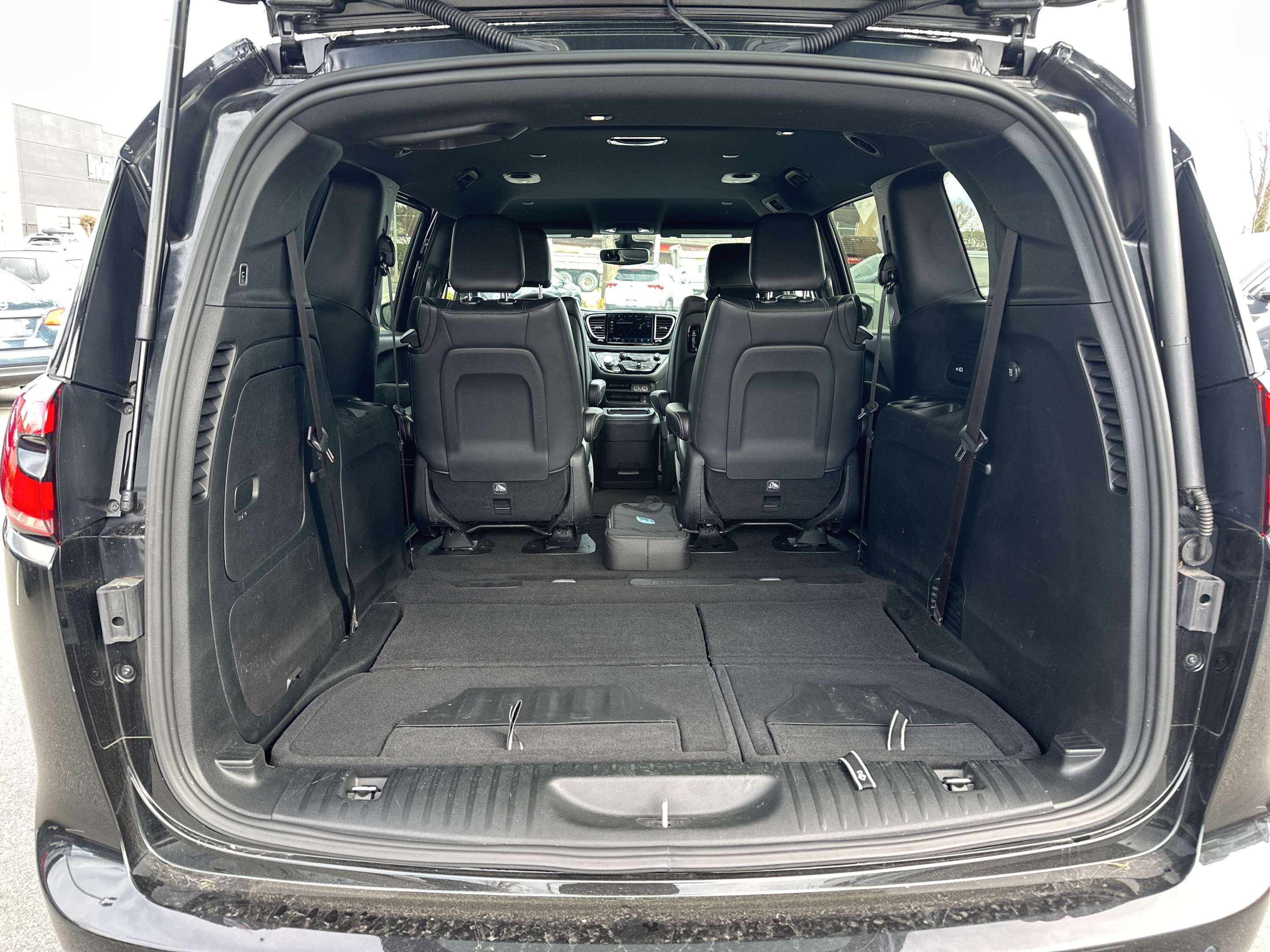 2023 Chrysler Pacifica Touring L Hybrid Family Van | Blowout Pricing | thumb 30