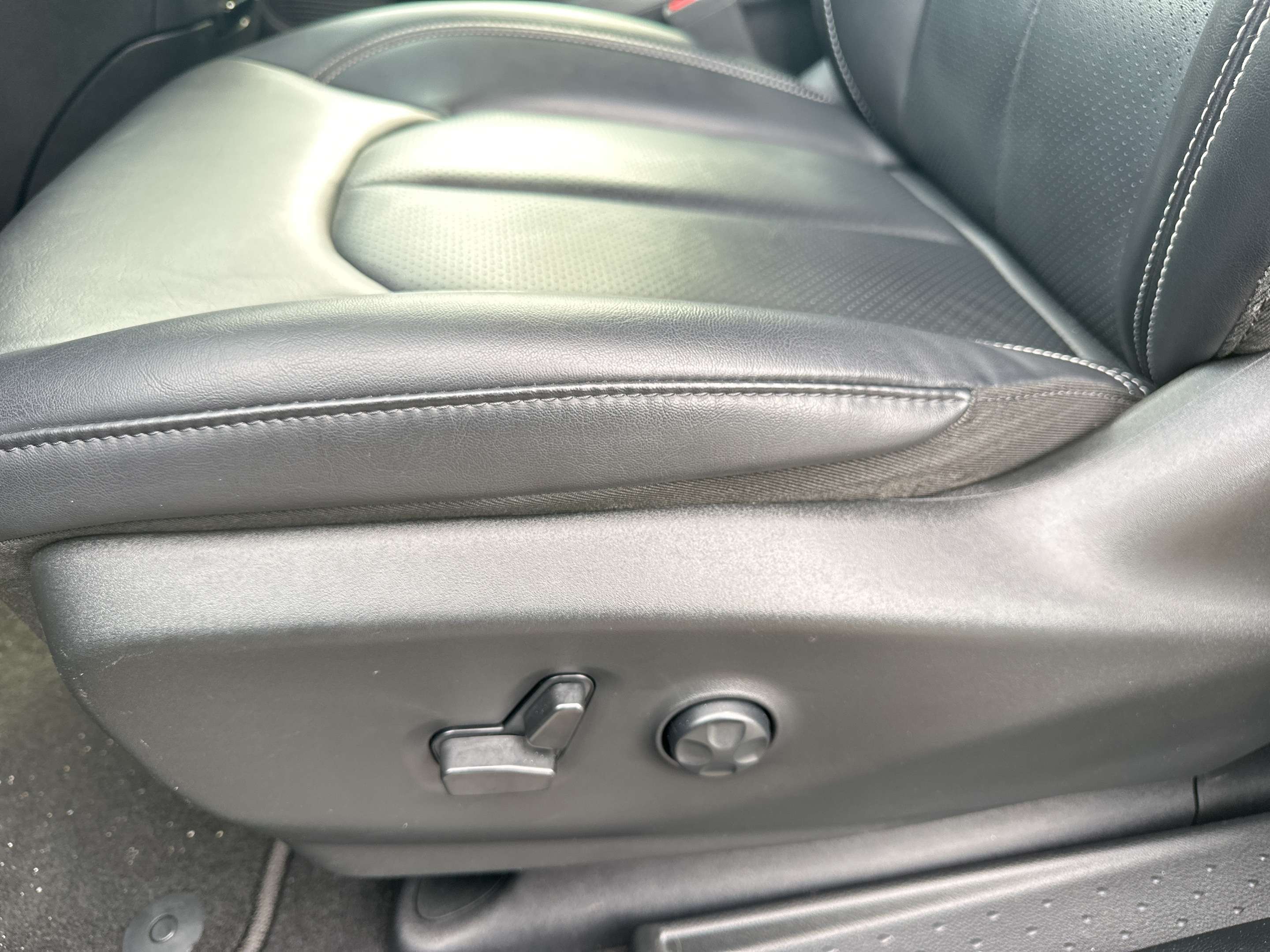 2023 Chrysler Pacifica Touring L Hybrid Family Van | Blowout Pricing | thumb 18