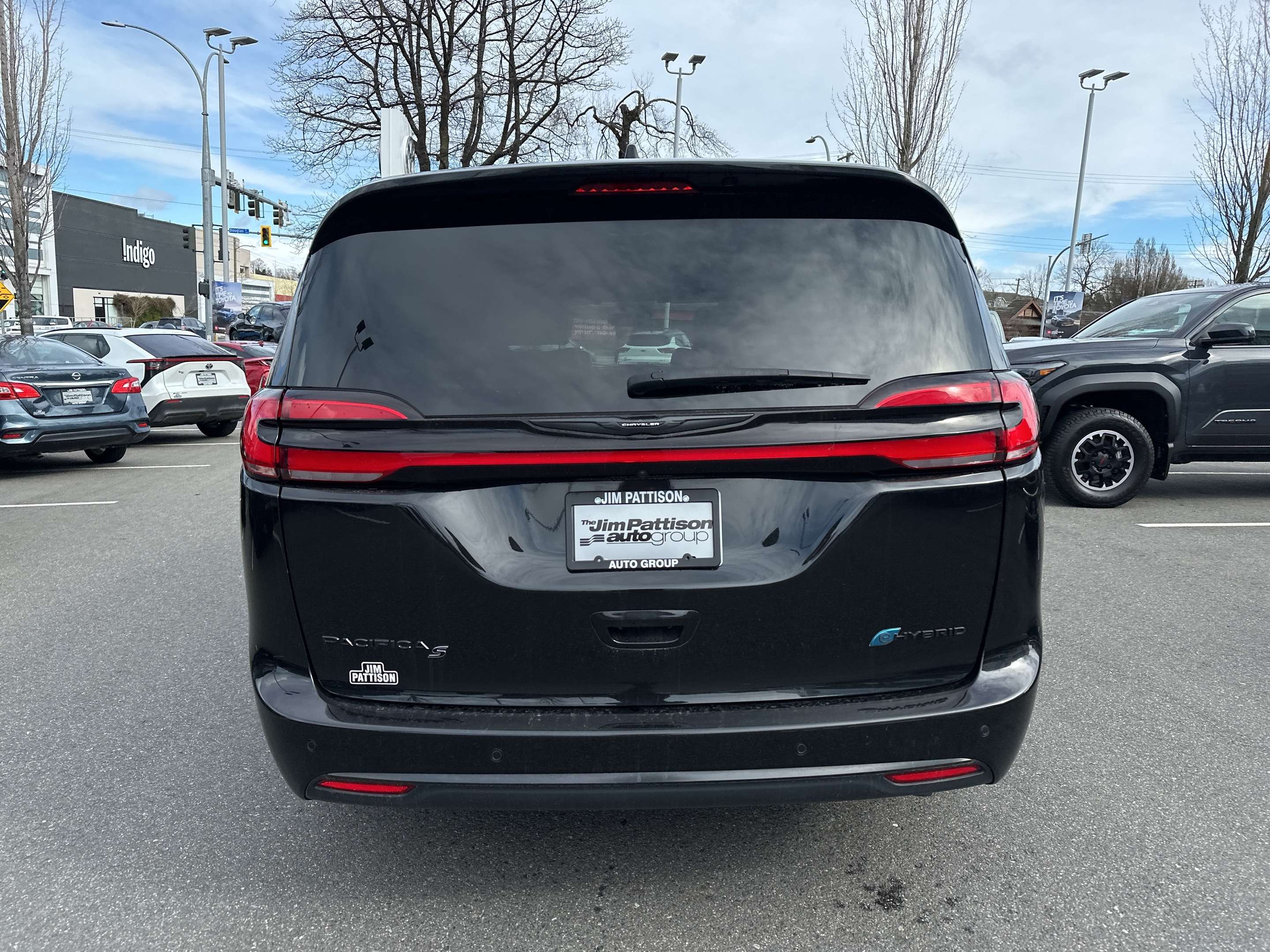 2023 Chrysler Pacifica Touring L Hybrid Family Van | Blowout Pricing | thumb 12