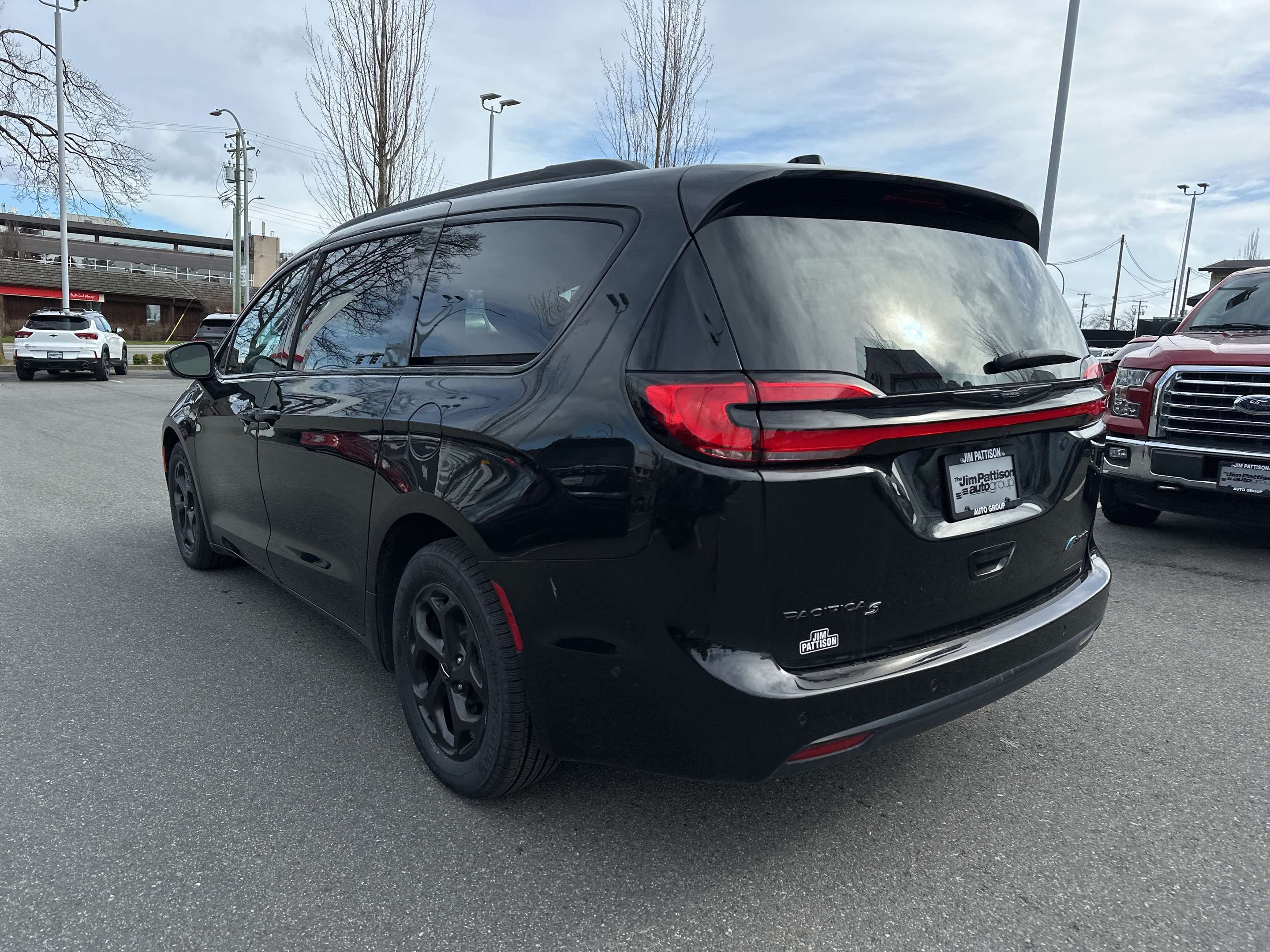2023 Chrysler Pacifica Touring L Hybrid Family Van | Blowout Pricing | thumb 13