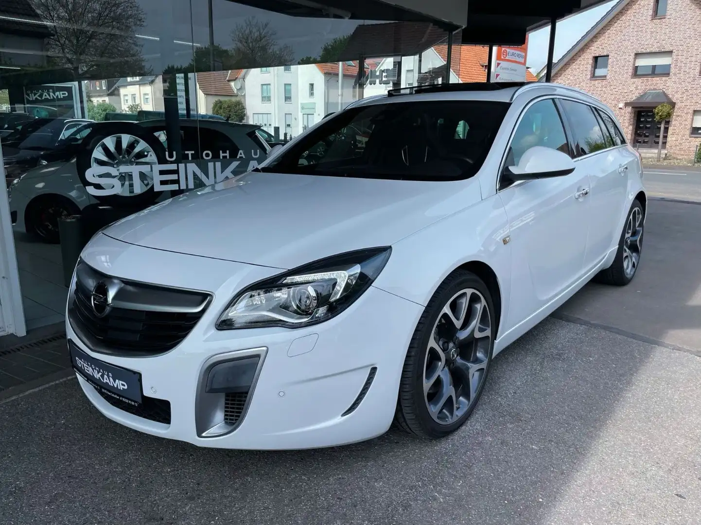 Opel Insignia Sports Tourer OPC 4x4 *PANO* VOLL * 20' White - 1