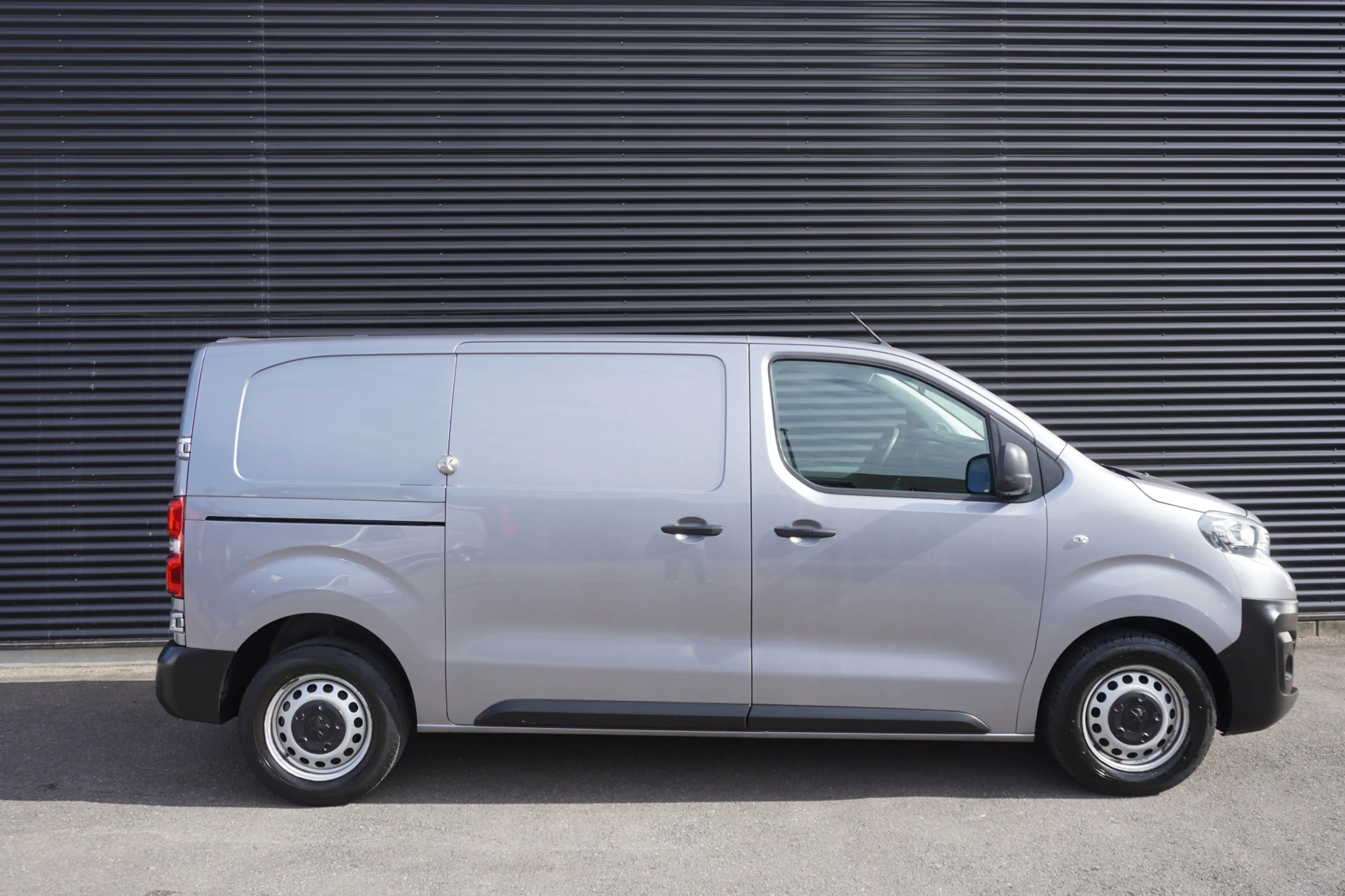Peugeot Expert 2.0 BlueHDI 120PK L2H1 Premium Airco Cruise contro — photo 9