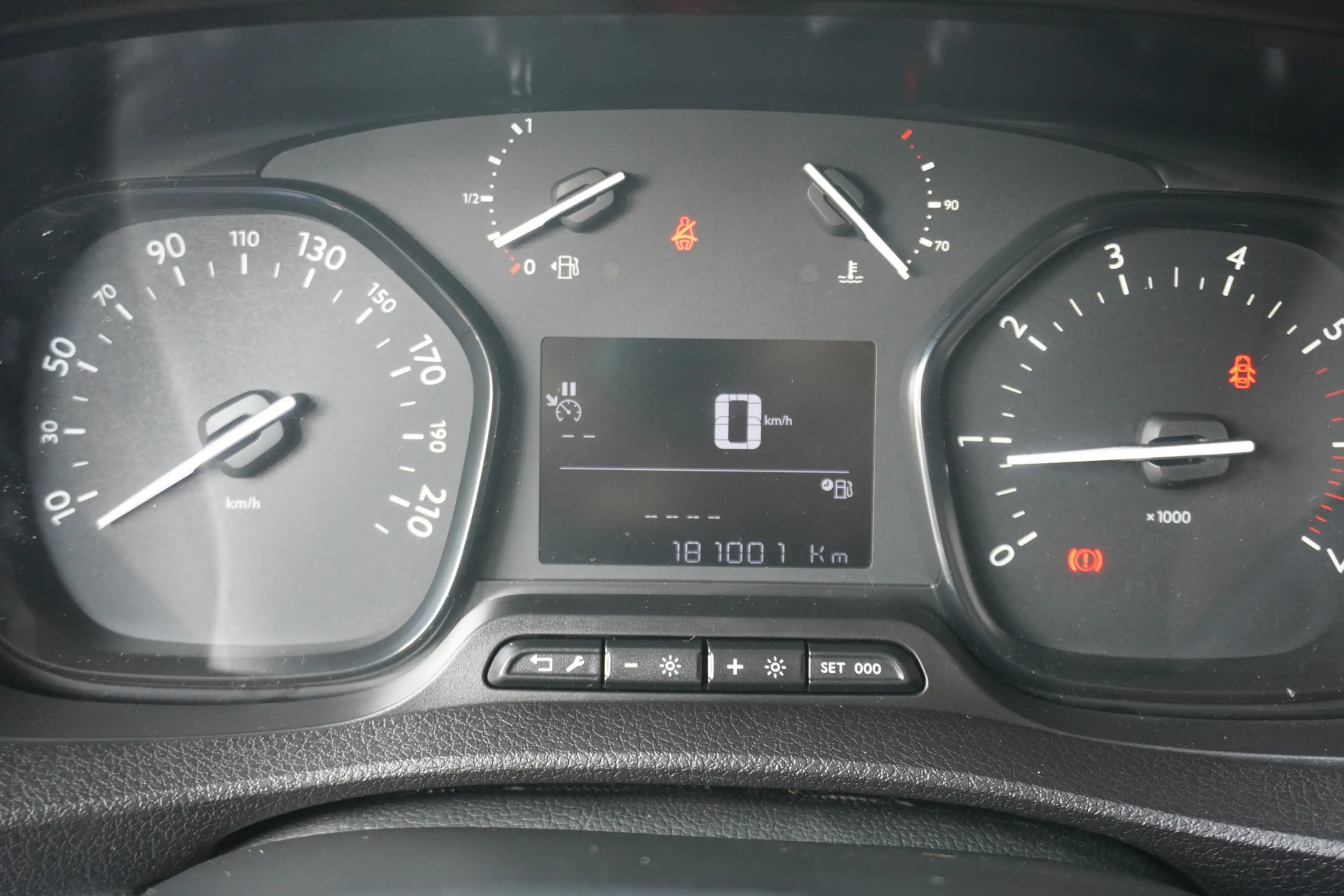 Peugeot Expert 2.0 BlueHDI 120PK L2H1 Premium Airco Cruise contro — photo 6