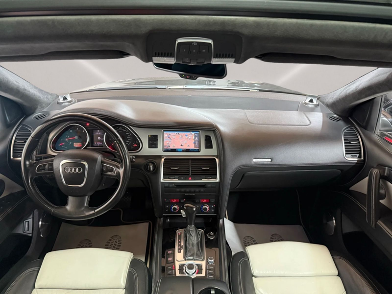 Audi Q7 4.2 TDI quattro / 7 Siter — photo 11