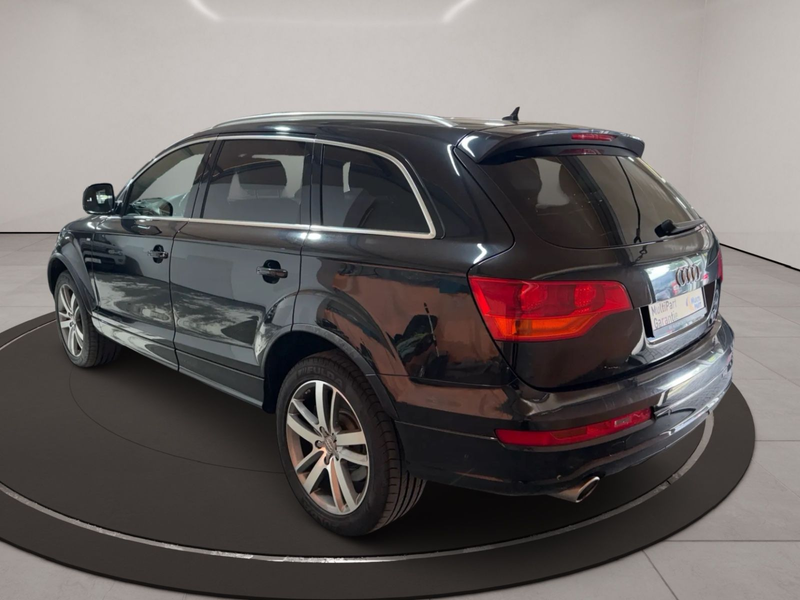 Audi Q7 4.2 TDI quattro / 7 Siter — photo 5