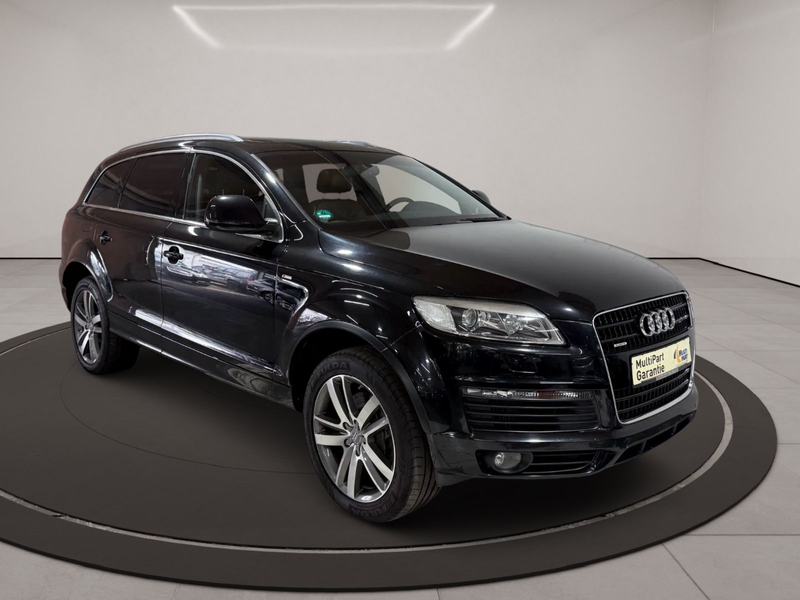 Audi Q7 4.2 TDI quattro / 7 Siter