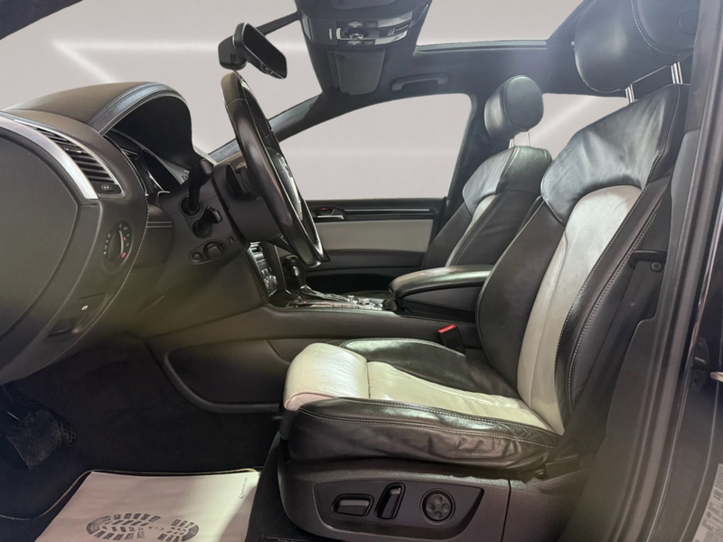 Audi Q7 4.2 TDI quattro / 7 Siter — photo 15