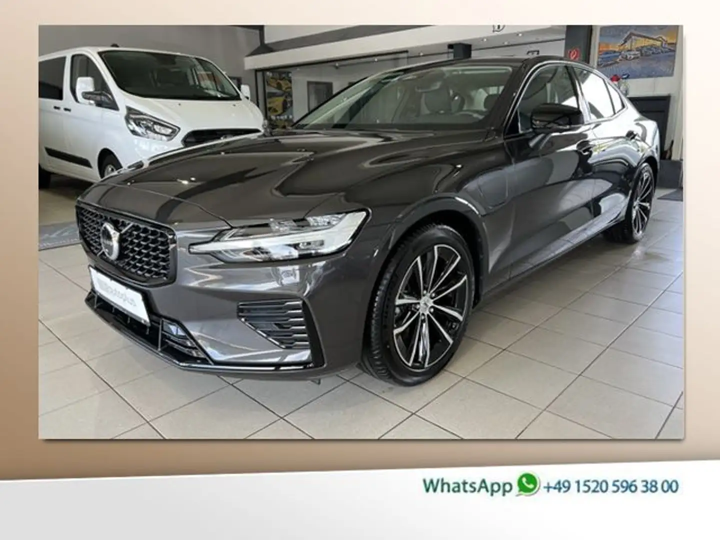 Volvo S60 T8 Ultimate Dark Recharge AWD 360° HeadUp Grijs - 1