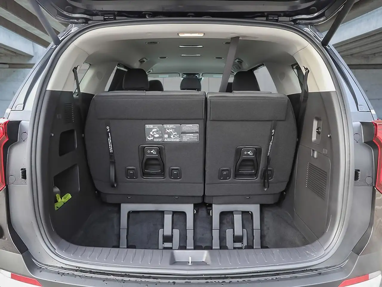 Kia Carnival снимка Kia Carnival