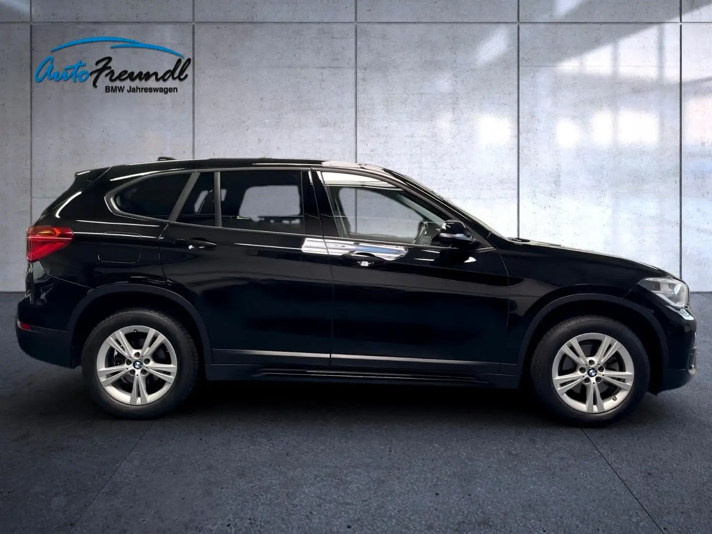 BMW X1 18d Sport Line *Head-Up*Parkassistent*LED+* Negro - 2