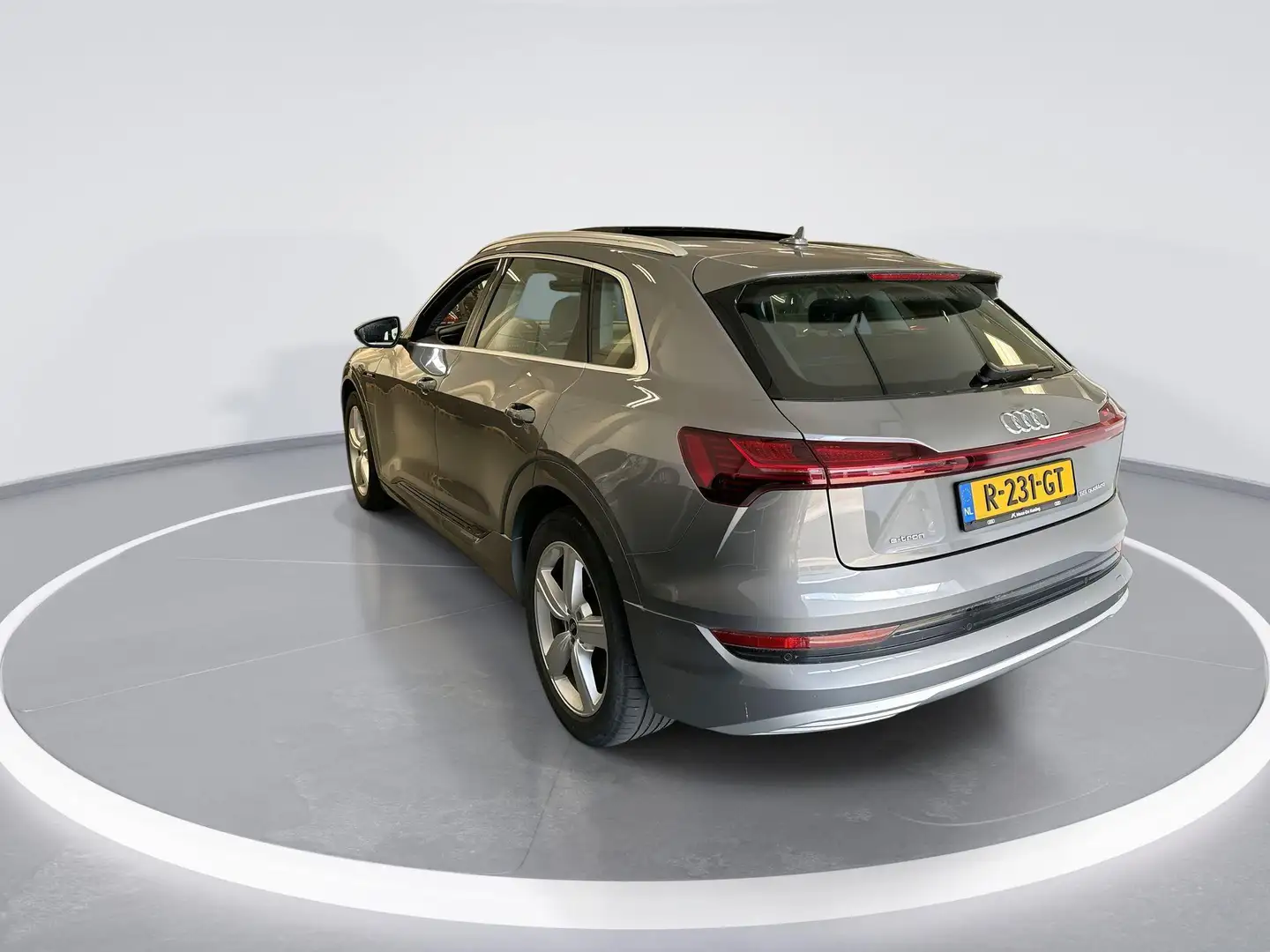 Audi e-tron 55 408pk Quattro Advanced edition Plus 95 kWh · Ca Grijs - 2