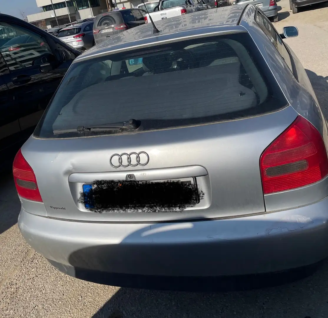 Audi A3 Срібний - 2