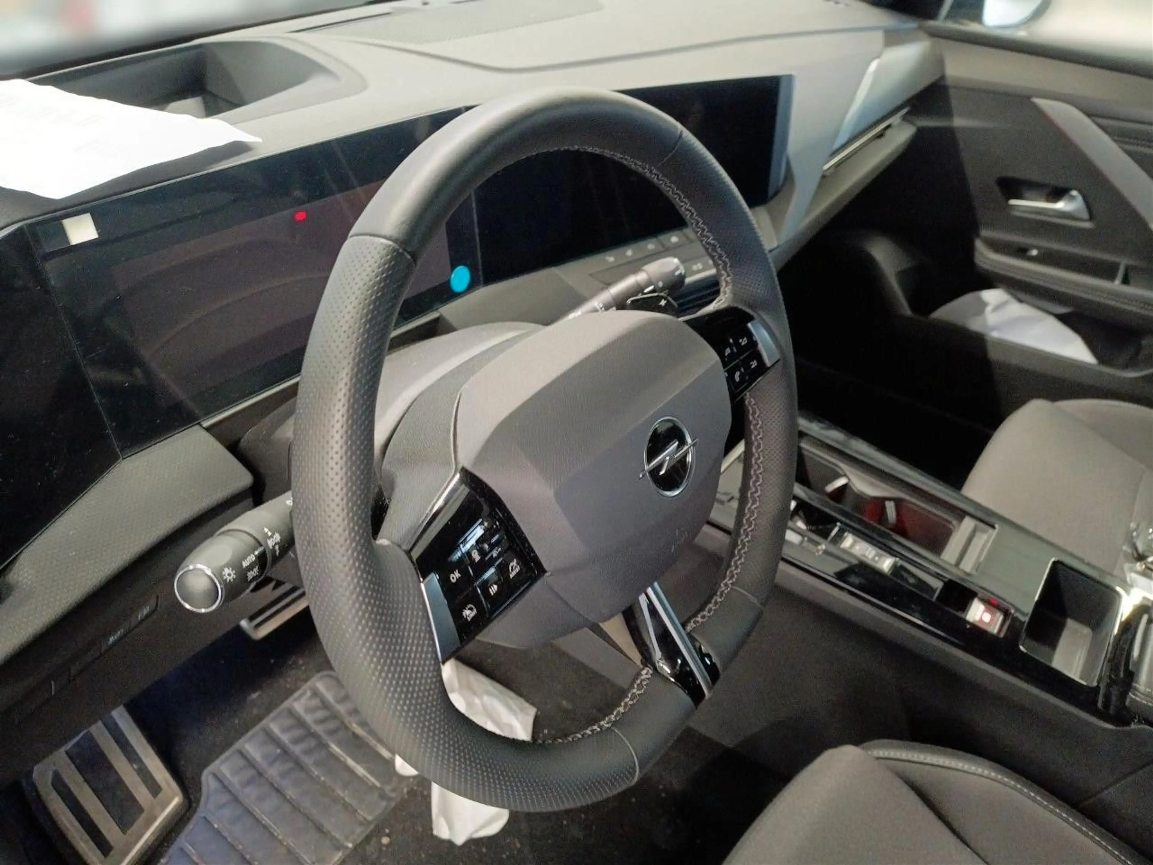 Opel Astra L Lim. 1.6 HYBRID ULTIMATE NAVI/360°/SPORT — photo 4