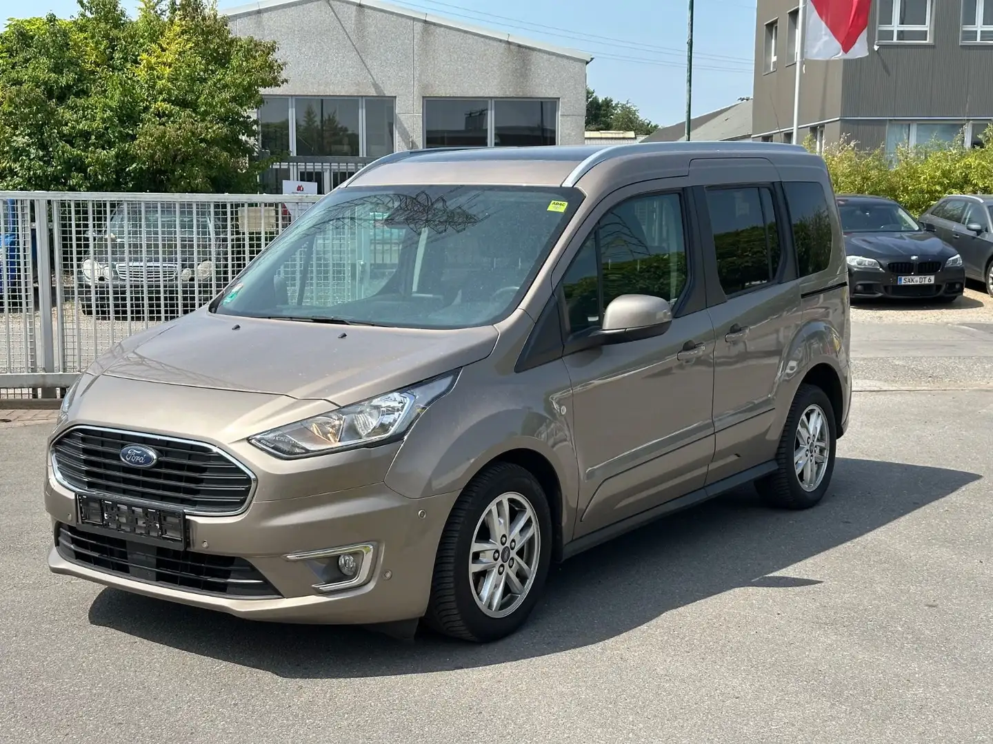 Ford Tourneo Connect 1.0 EcoBoost Titanium Panorma Серебристый - 1