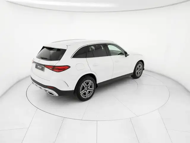 Mercedes-Benz GLC view 4