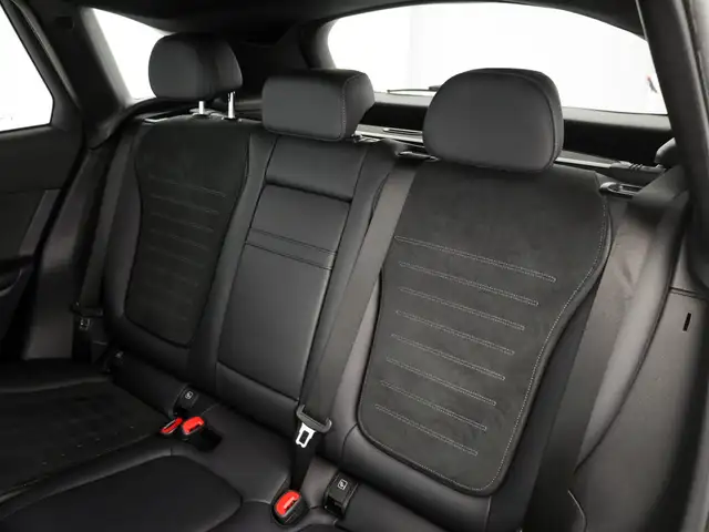 Mercedes-Benz GLC view 11