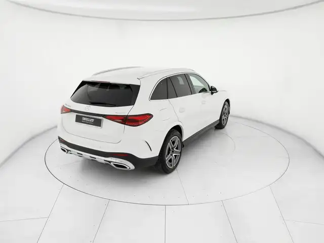 Mercedes-Benz GLC view 3