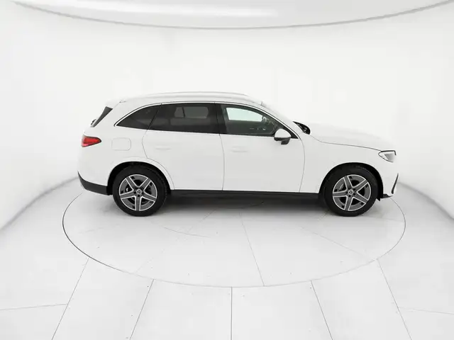 Mercedes-Benz GLC view 5