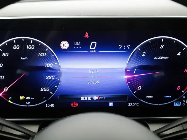 Mercedes-Benz GLC view 12