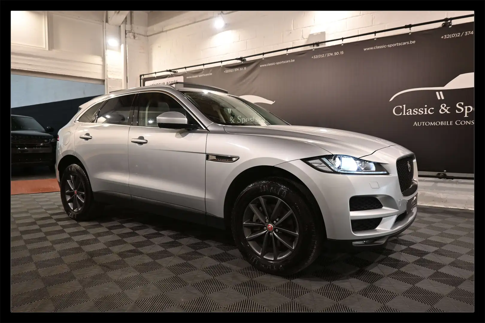 Jaguar F-Pace 2.0 D AWD LUXURY / PANO / CAMERA / FULL OPTIONS Argent - 1
