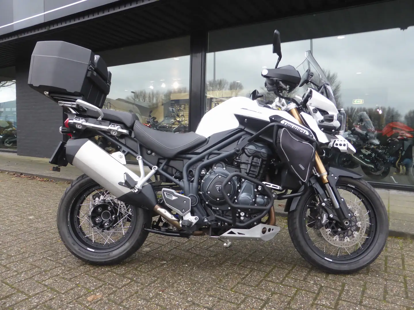 Triumph EXPLORER XC ABS/TC Explorer XC met topkoffer Blanc - 1