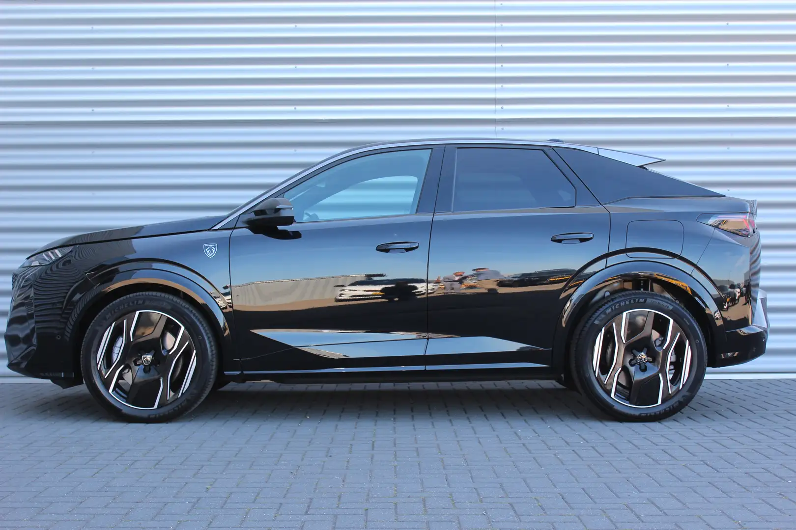 Peugeot 3008 e-3008 73KWH GT AVANTAGE 214PK / NAVI / LEDER / CL Zwart - 2