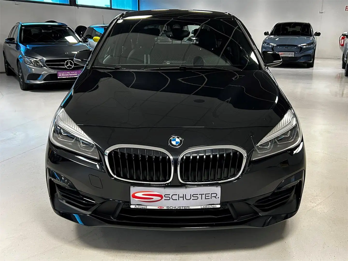 BMW 216 i Active Tourer Schwarz - 2