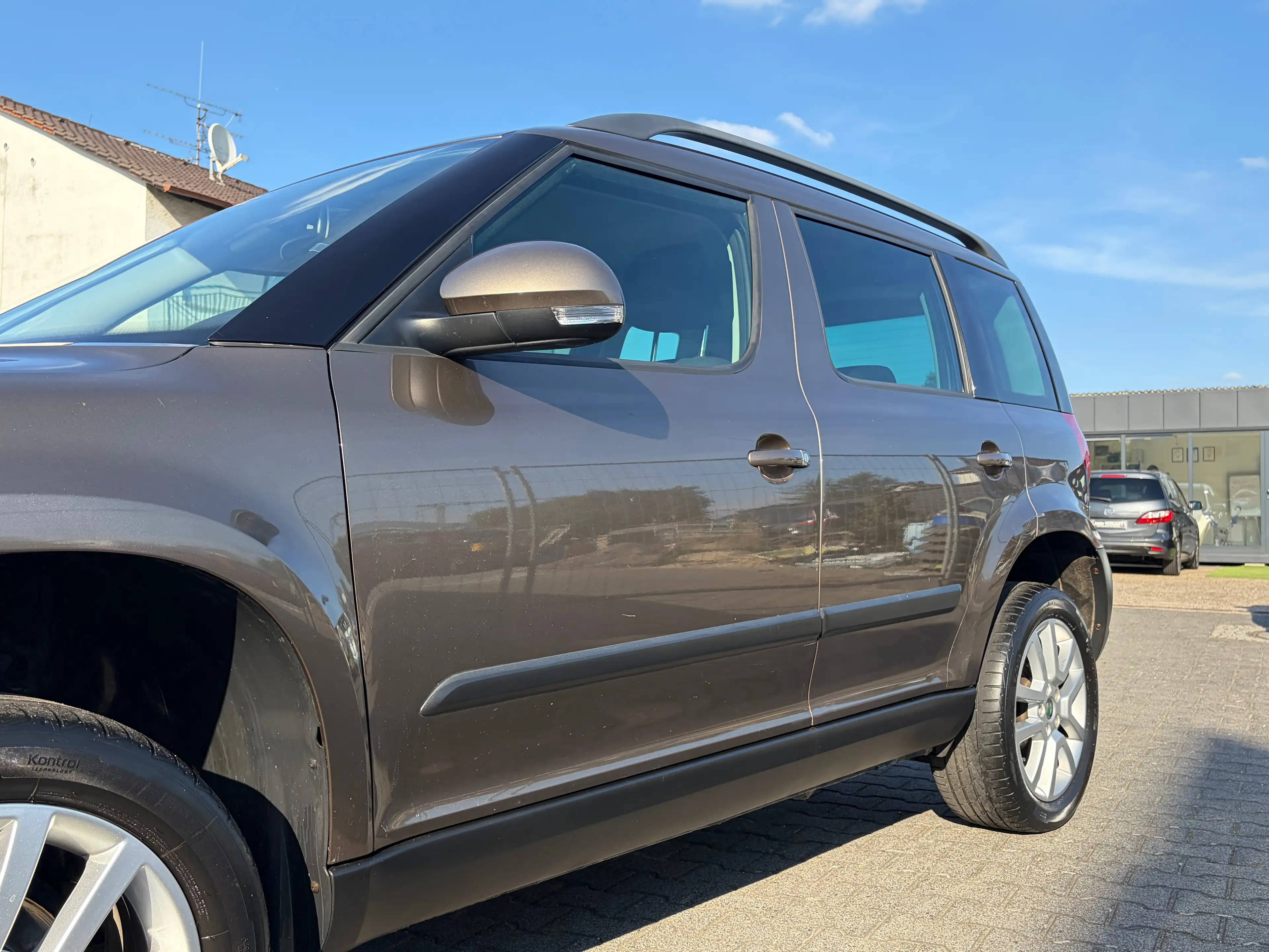 Skoda Yeti Ambition Plus*Automatik*SHZ*Temp.*PDC*AHK*HU/AU Neu — photo 3