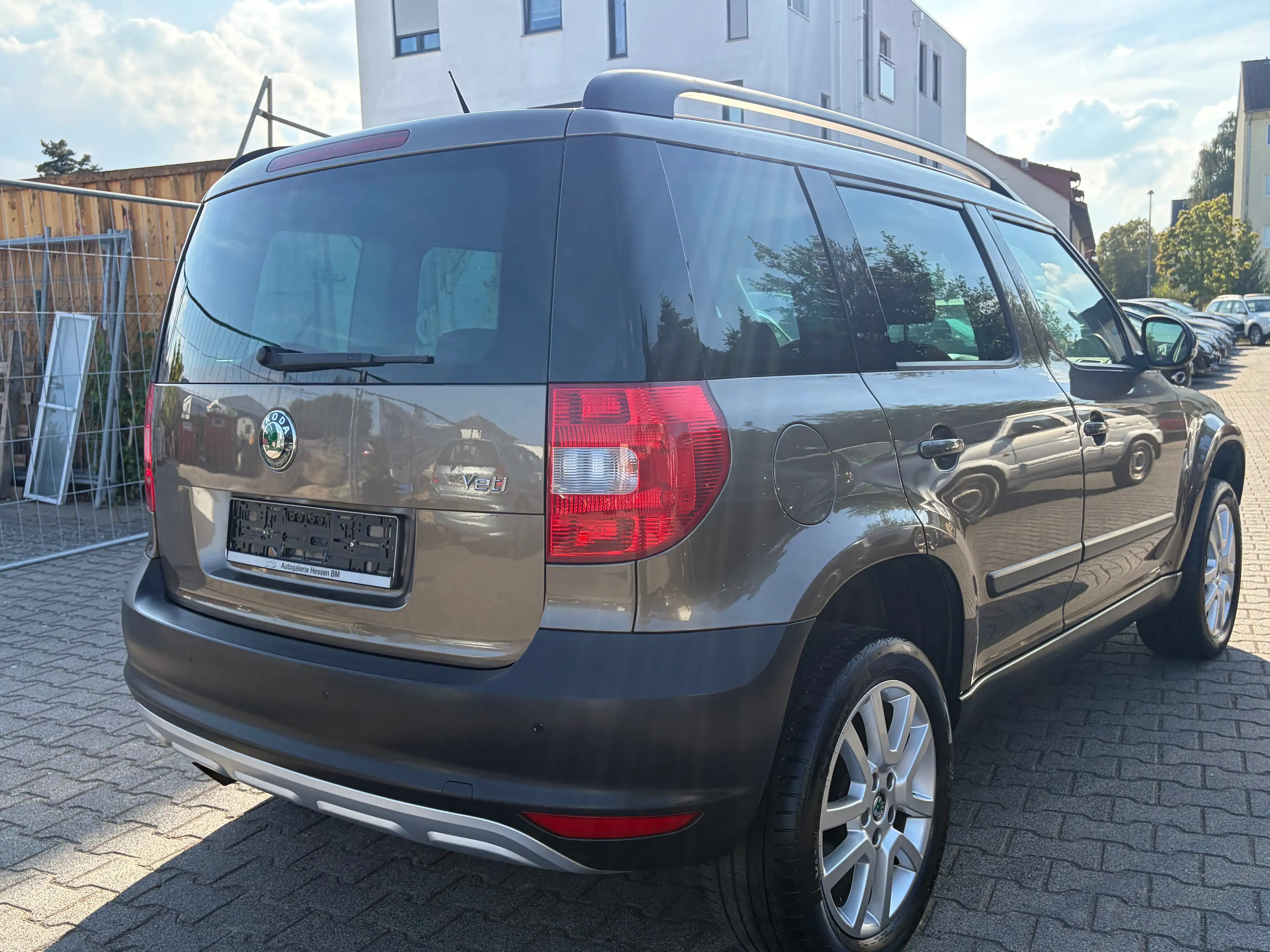 Skoda Yeti Ambition Plus*Automatik*SHZ*Temp.*PDC*AHK*HU/AU Neu — photo 9