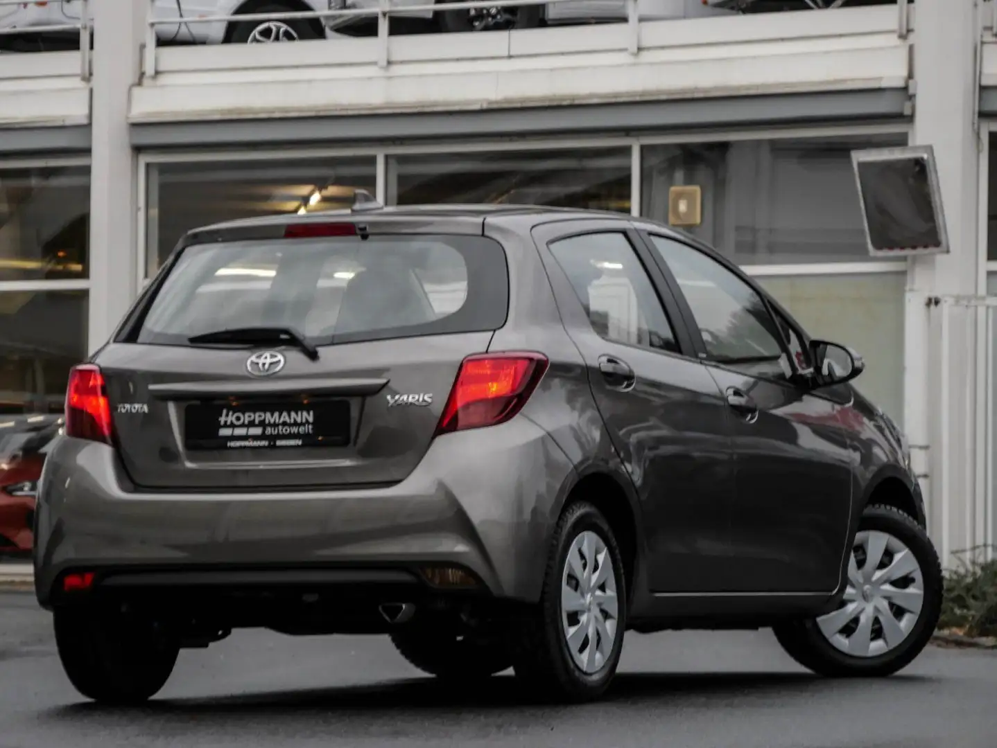 Toyota Yaris Edition S*Navi*SHZ*Kamera*PDC*Klima*ALU* Gris - 2