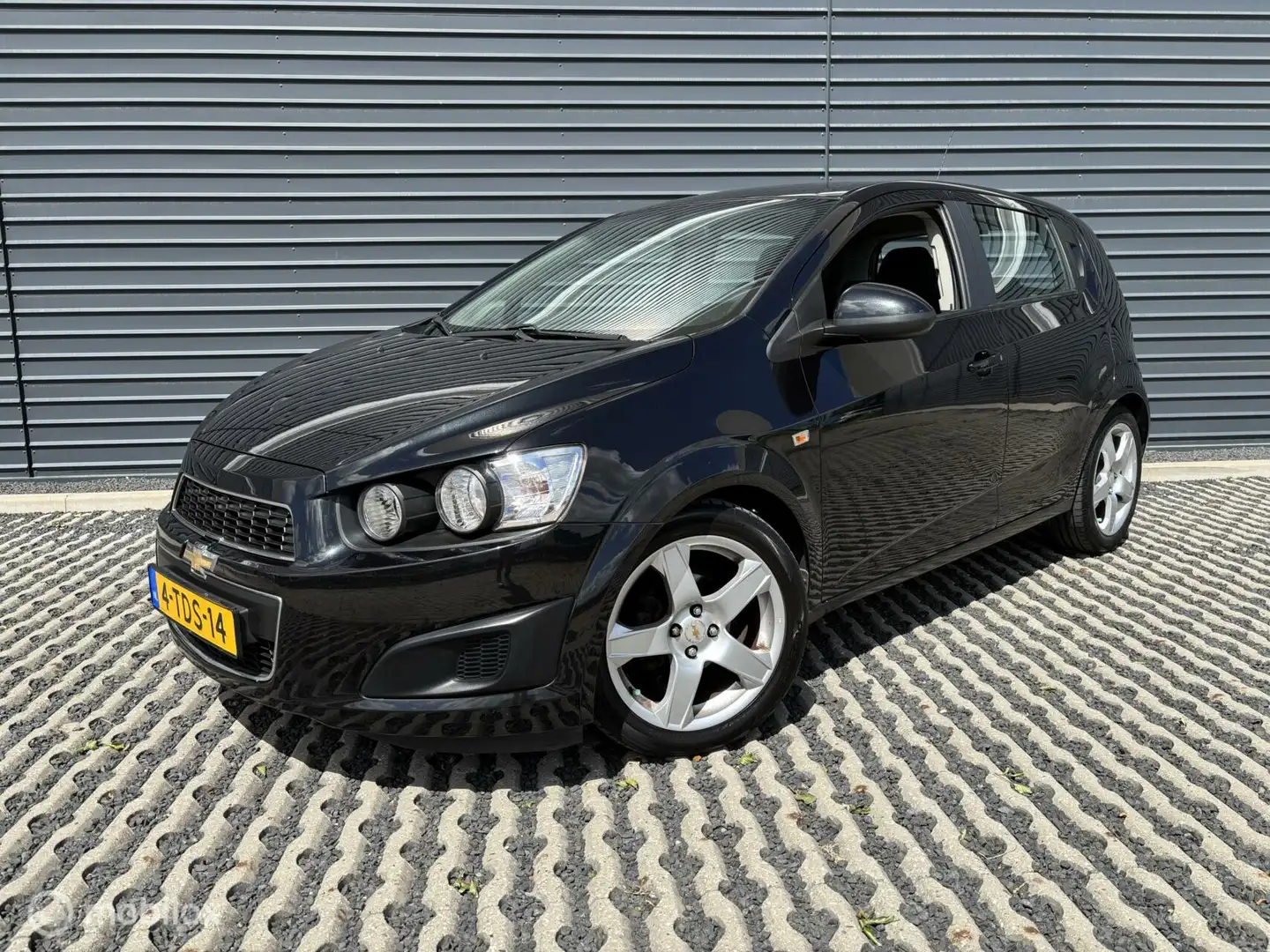 Chevrolet Aveo 1.2 LT 5 drs | Airco | 17" Velgen | Cruise Negru - 1