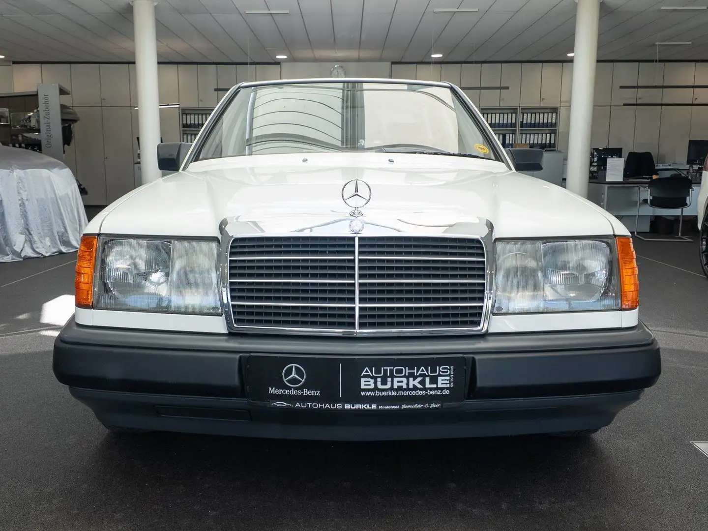 Mercedes-Benz E 230 Mercedes-Benz 230 E - 1. Hand und nur 92.127 KM! Bílá - 2