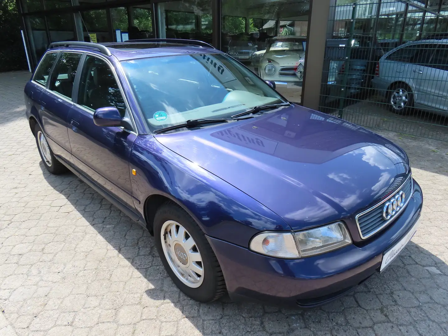 Audi A4 Avant 2.4 Quattro *HU neu*Leder*Klimaautom.*eSD* Violett - 1