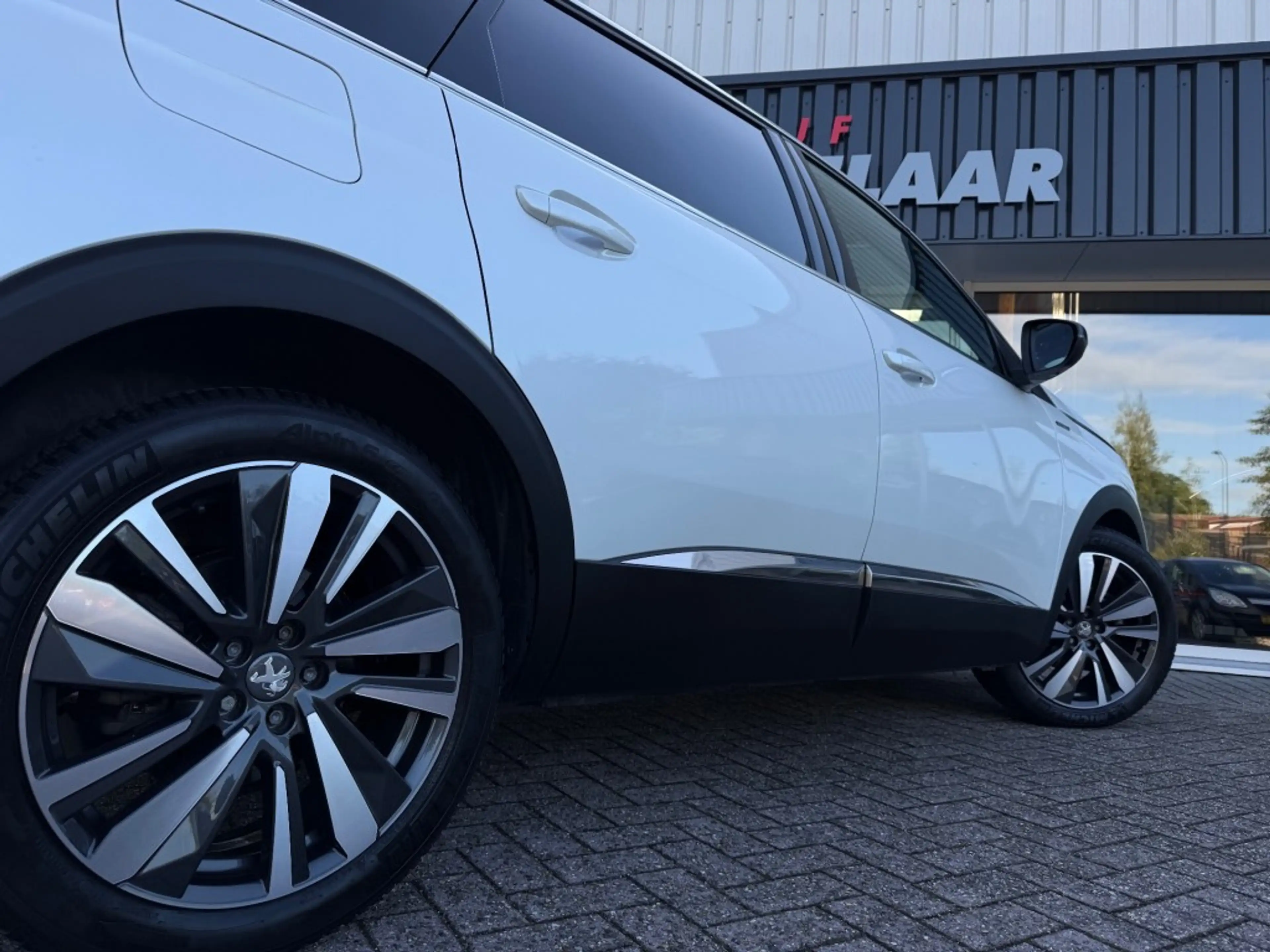 Peugeot 5008 1.6 e-THP GT-Line - 7p Pano Leder LED Memory Carpl — photo 4