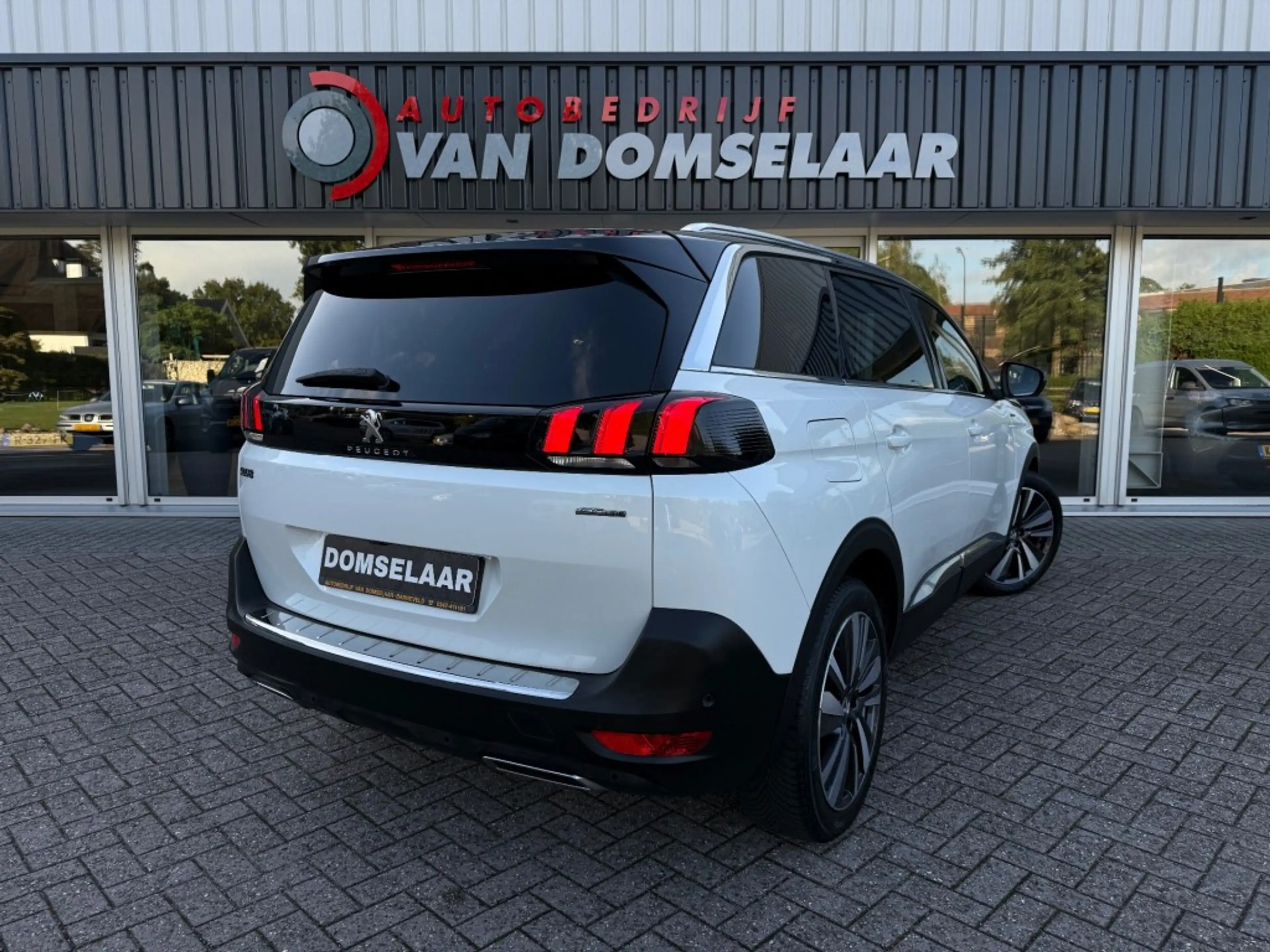 Peugeot 5008 1.6 e-THP GT-Line - 7p Pano Leder LED Memory Carpl — photo 3