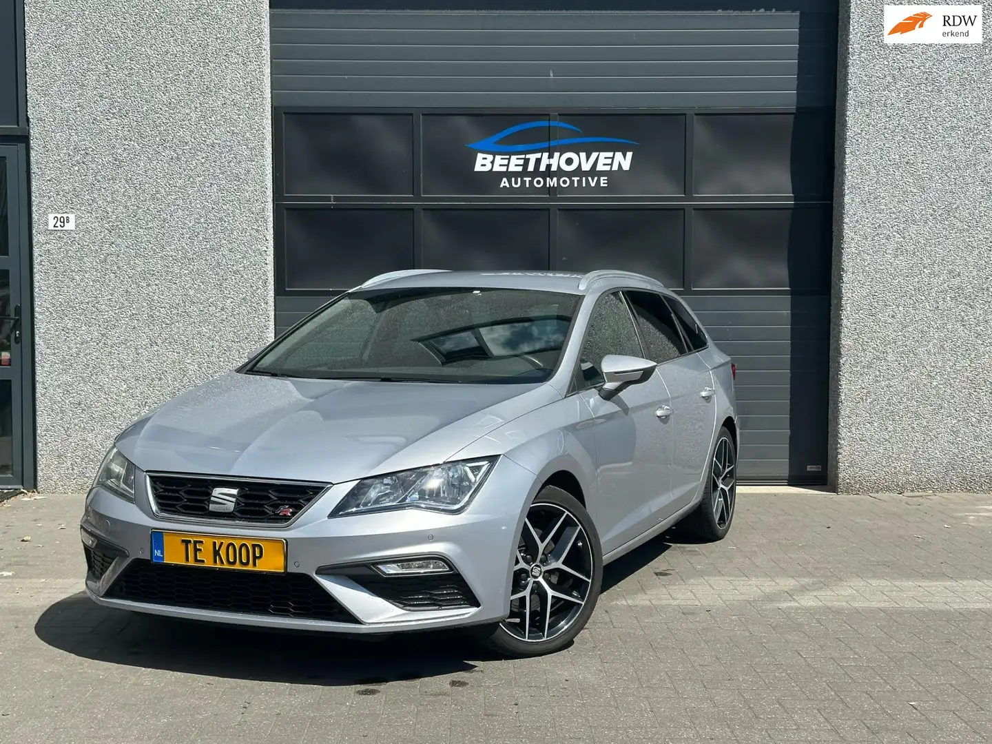 SEAT Leon ST 1.4 EcoTSI FR Business Intense Grijs - 1
