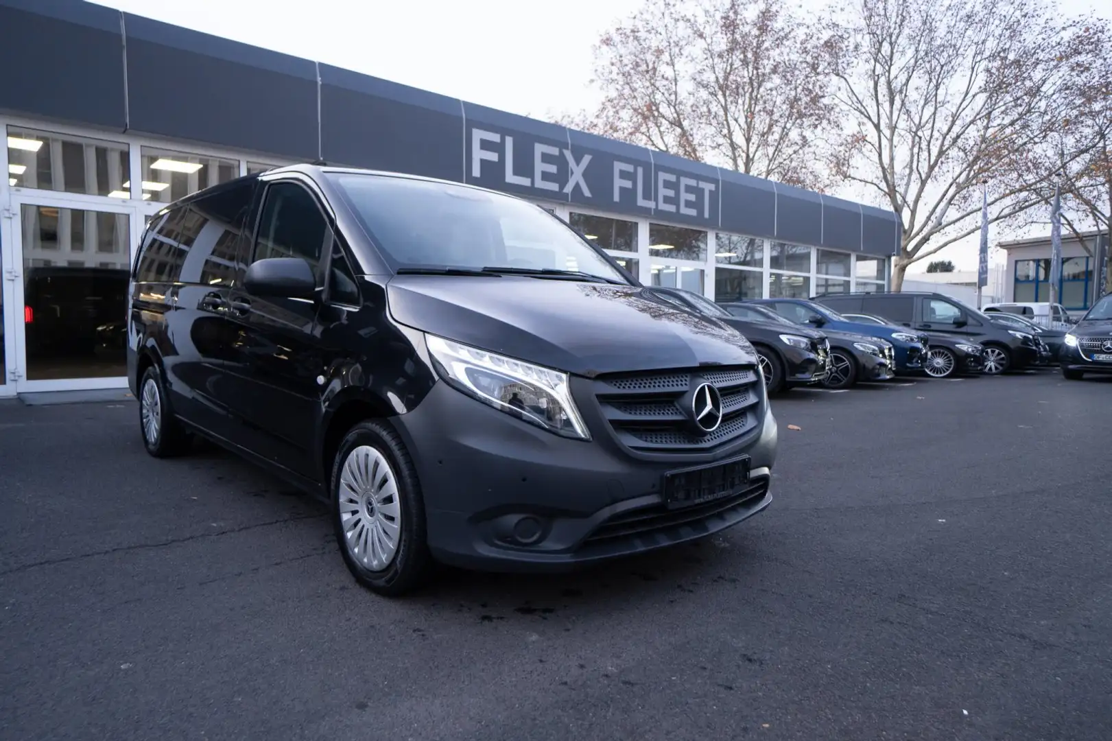 Mercedes-Benz Vito Vito Tourer 124 CDI Pro RWD lang 9 Sitze LED Kamer Schwarz - 1