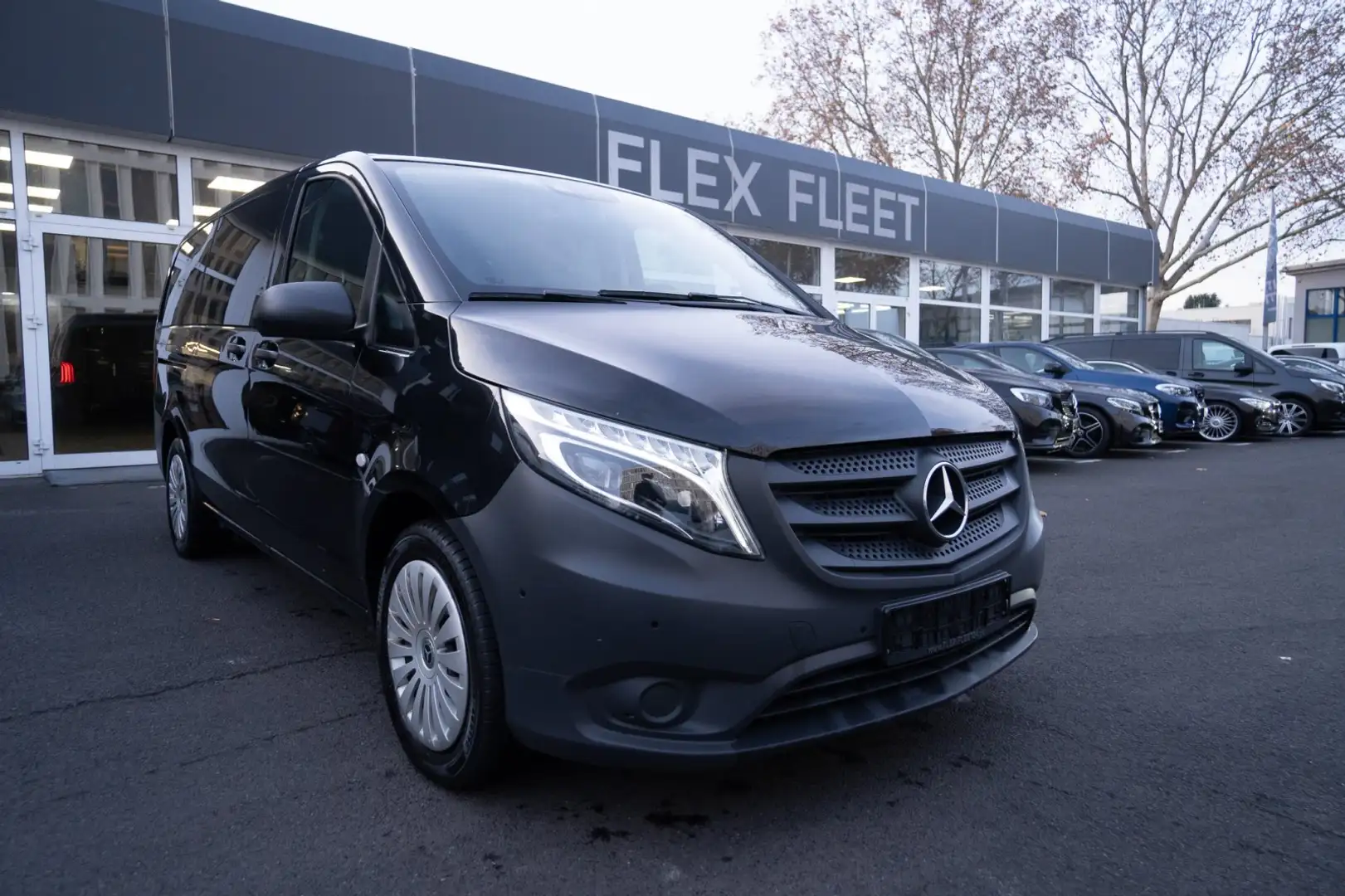Mercedes-Benz Vito Vito Tourer 124 CDI Pro RWD lang 9 Sitze LED Kamer Schwarz - 2
