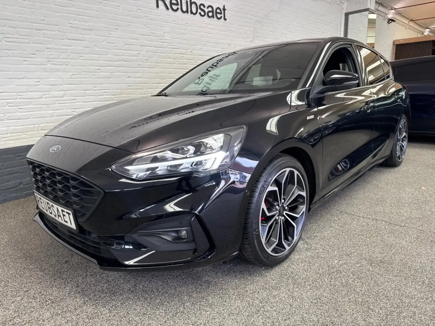 Ford Focus 1.0 EcoBoost ST-Line CarPlay Clima Navi Cruise Led Zwart - 2