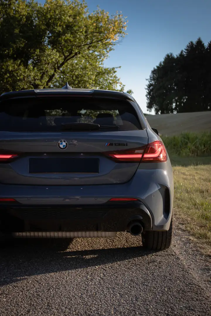 BMW 135 M135i xDrive Grau - 2