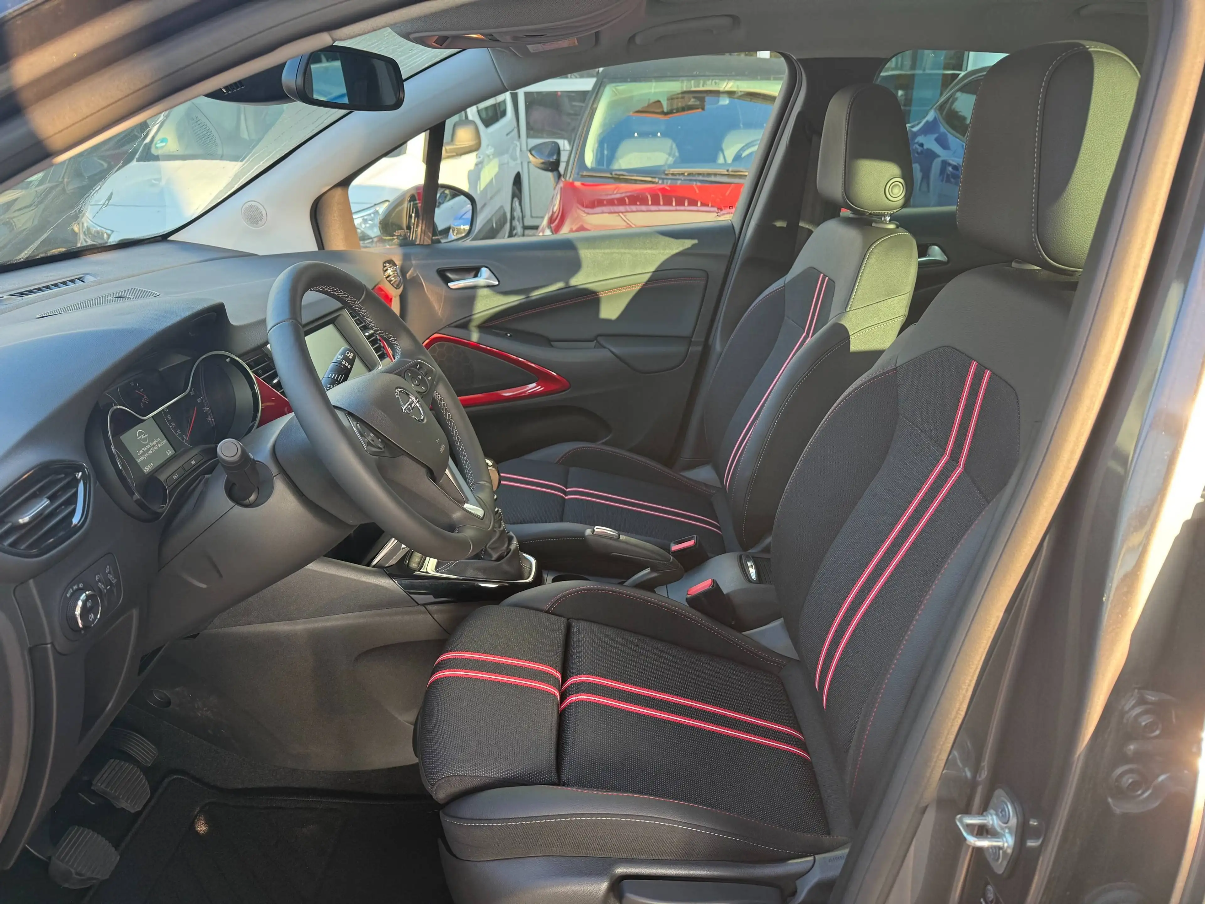 Opel Crossland X GS Line — photo 8