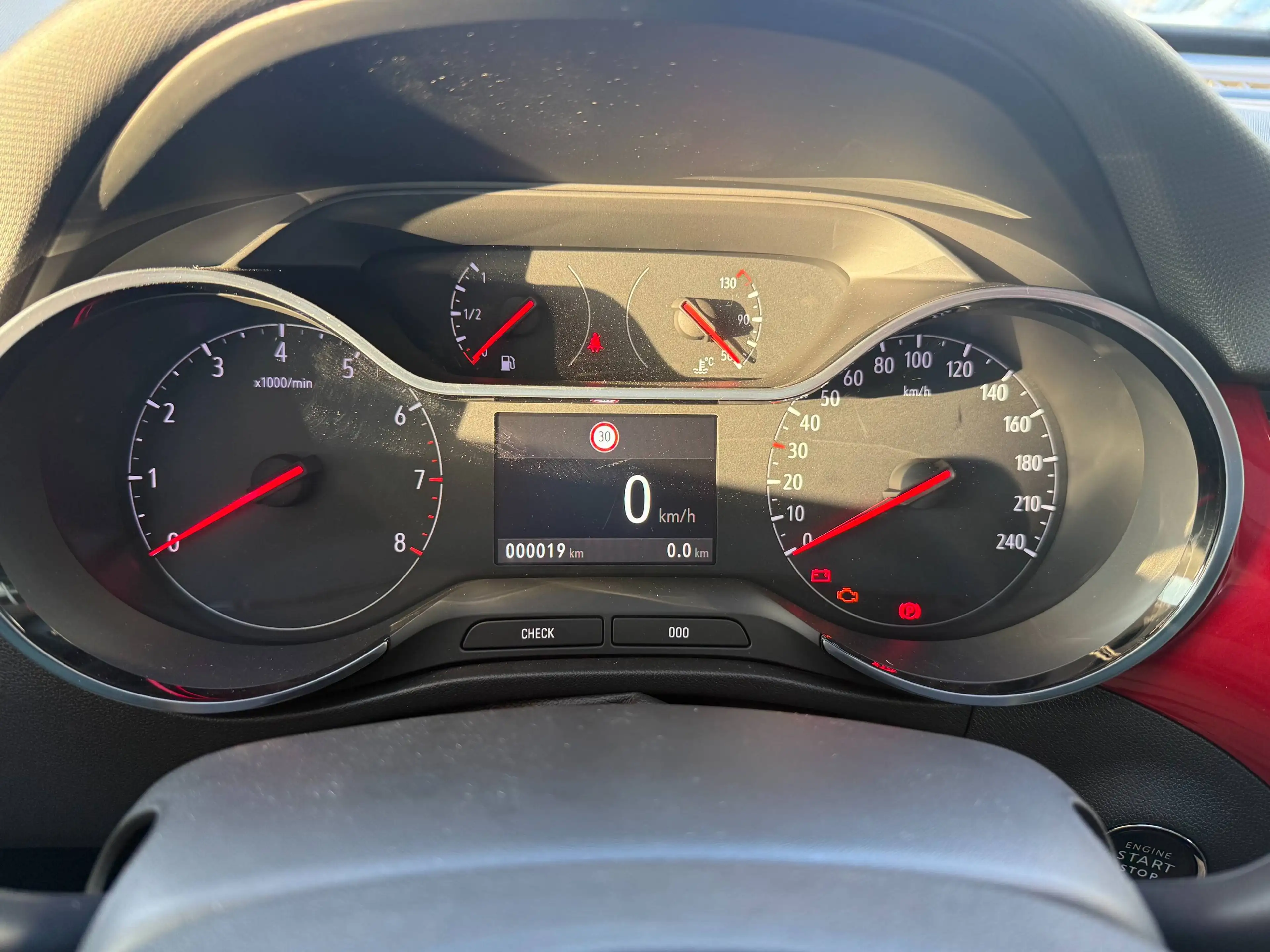 Opel Crossland X GS Line — photo 15