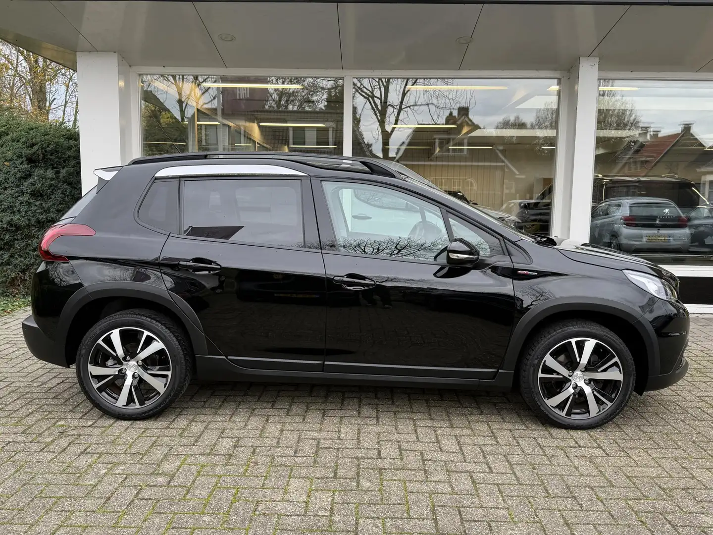 Peugeot 2008 1.2 PureTech GT-line | Panorama Dak | Afneembare T Noir - 2