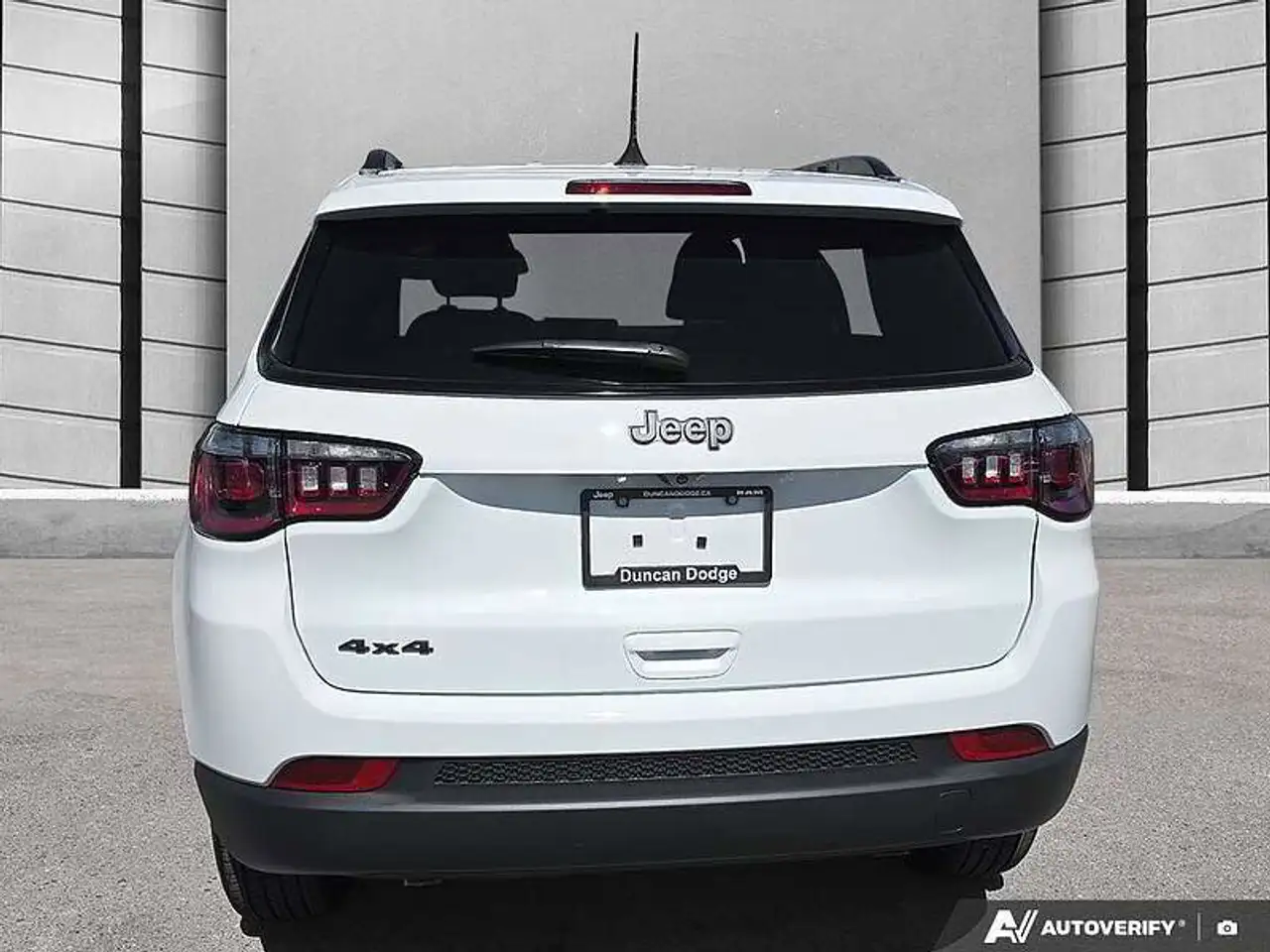 Jeep Compass снимка Jeep Compass