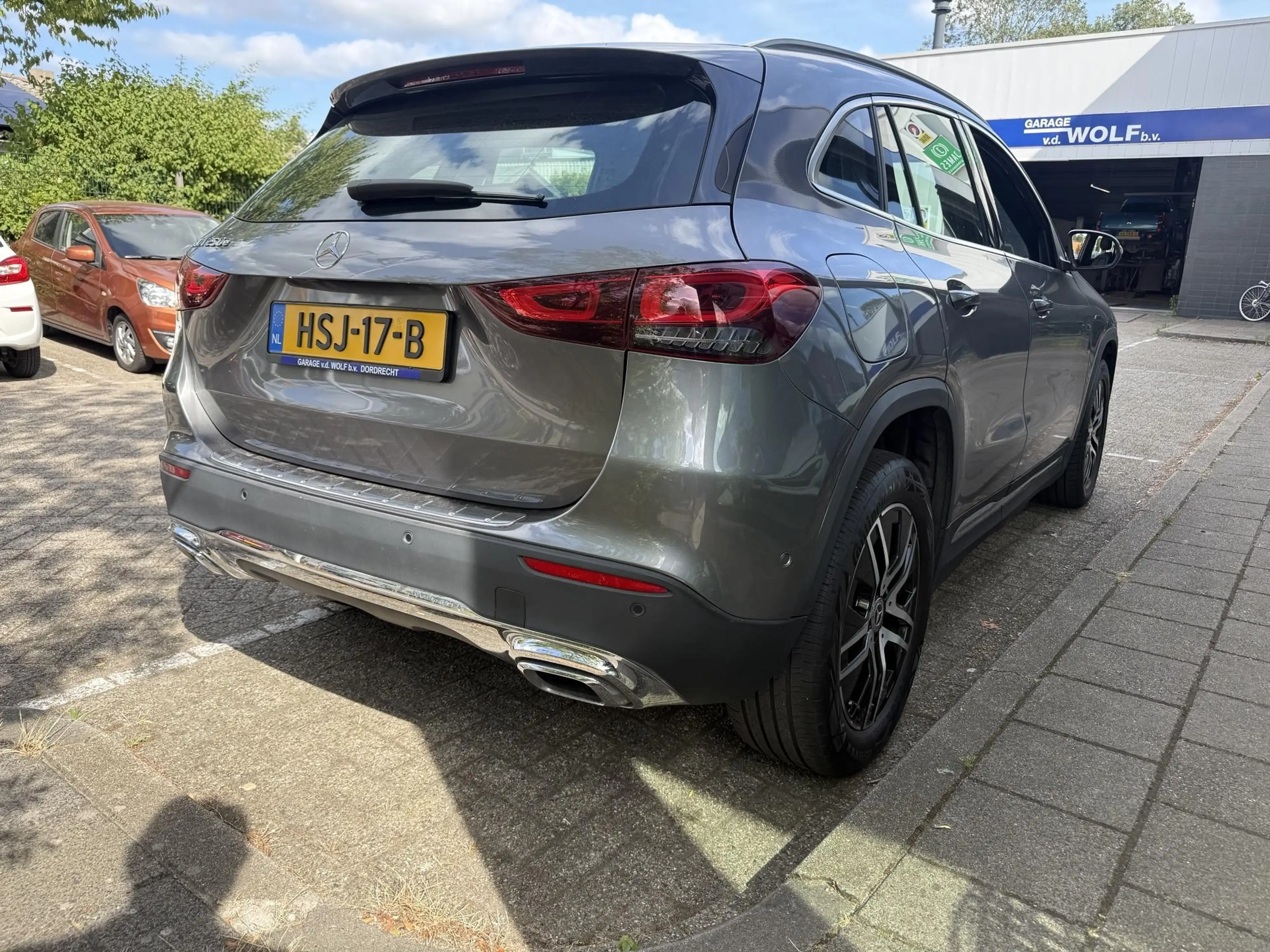 Mercedes-Benz GLA 250 e Progressive — photo 3