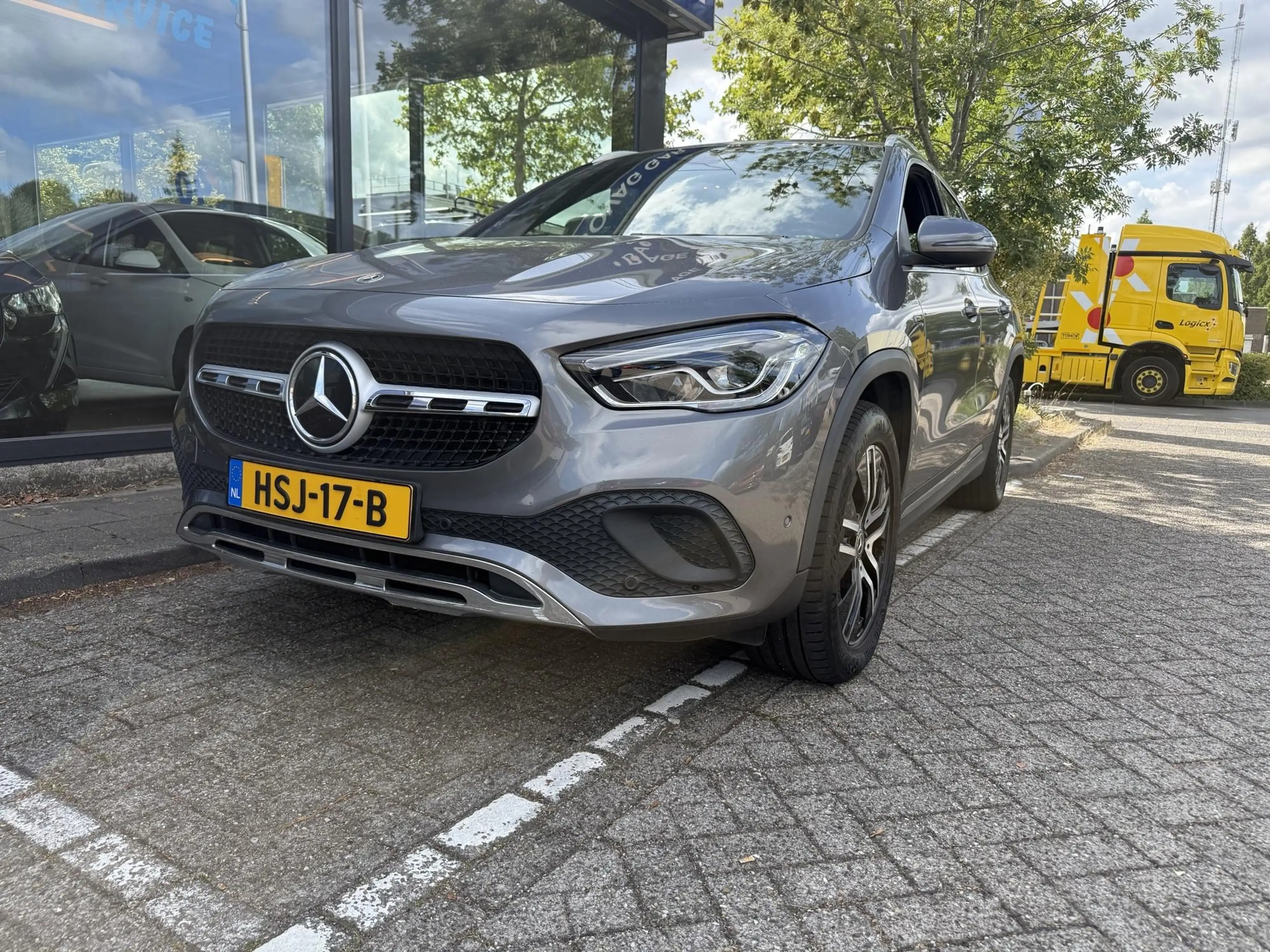 Mercedes-Benz GLA 250 e Progressive
