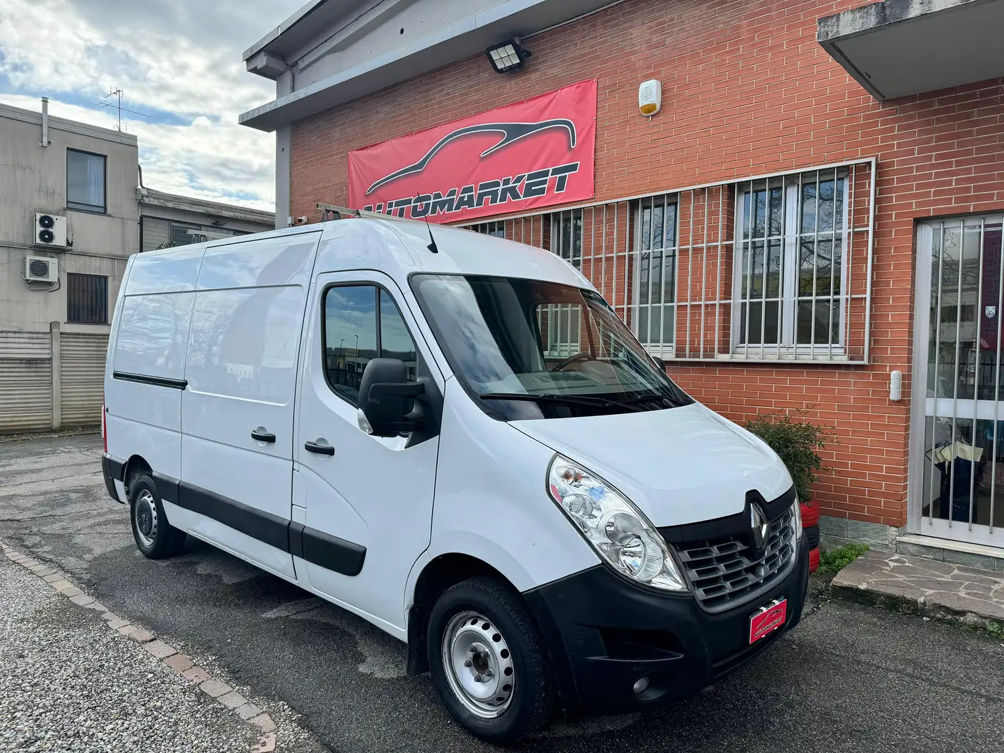 Renault Master 2.3 DCI 131CV L2H2 Blanco - 1