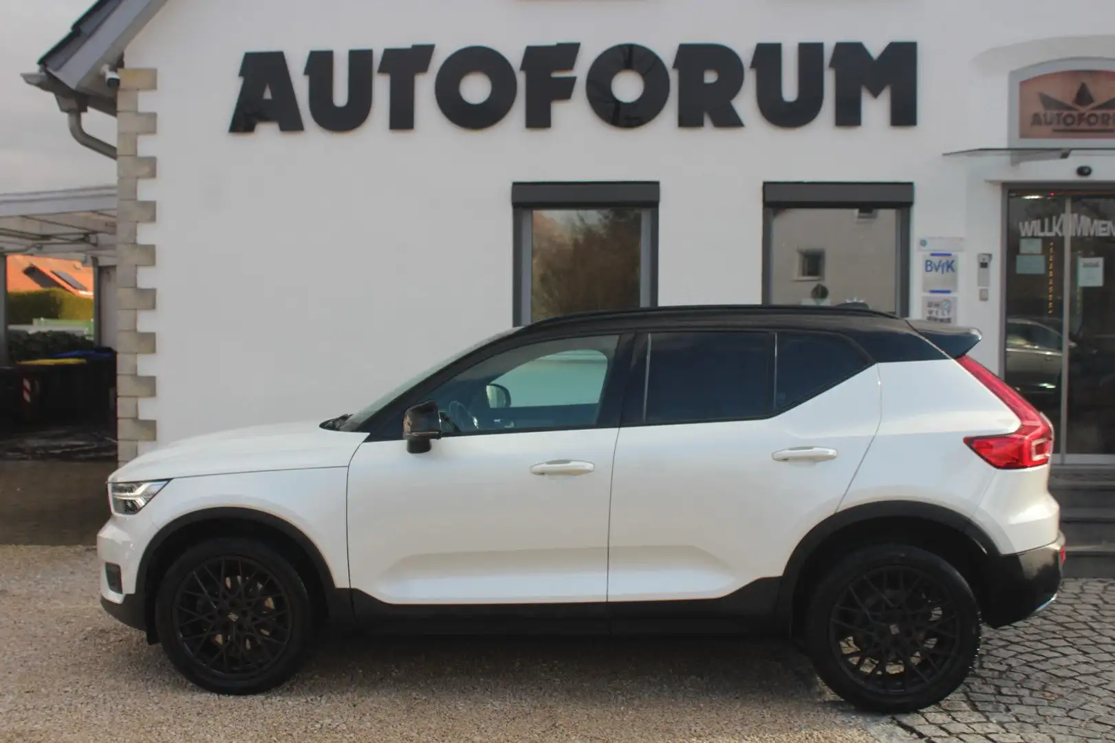 Volvo XC40 T4 R Design~Pano~Scheckheft~ Blanco - 2